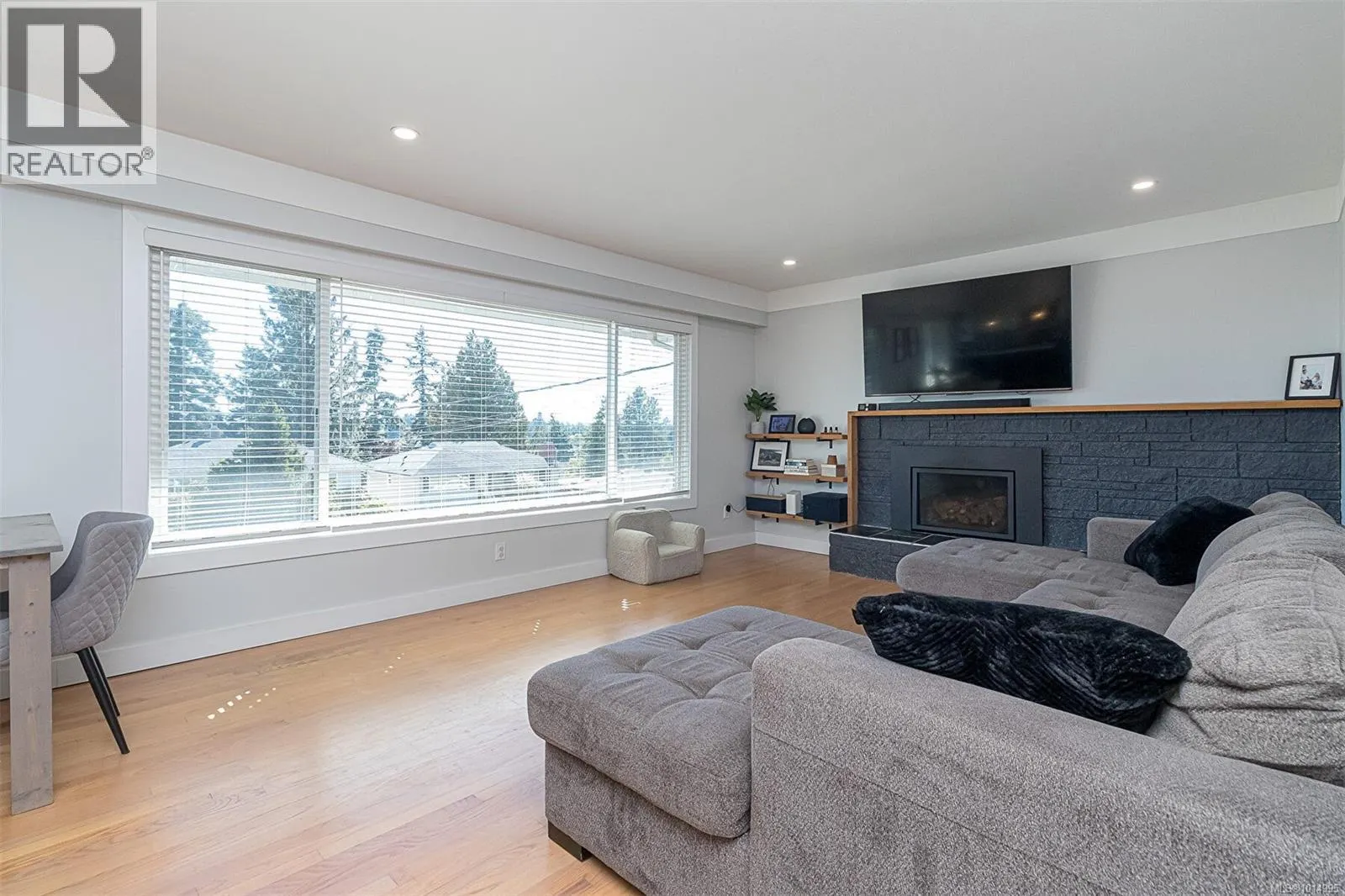 596 Peto Pl