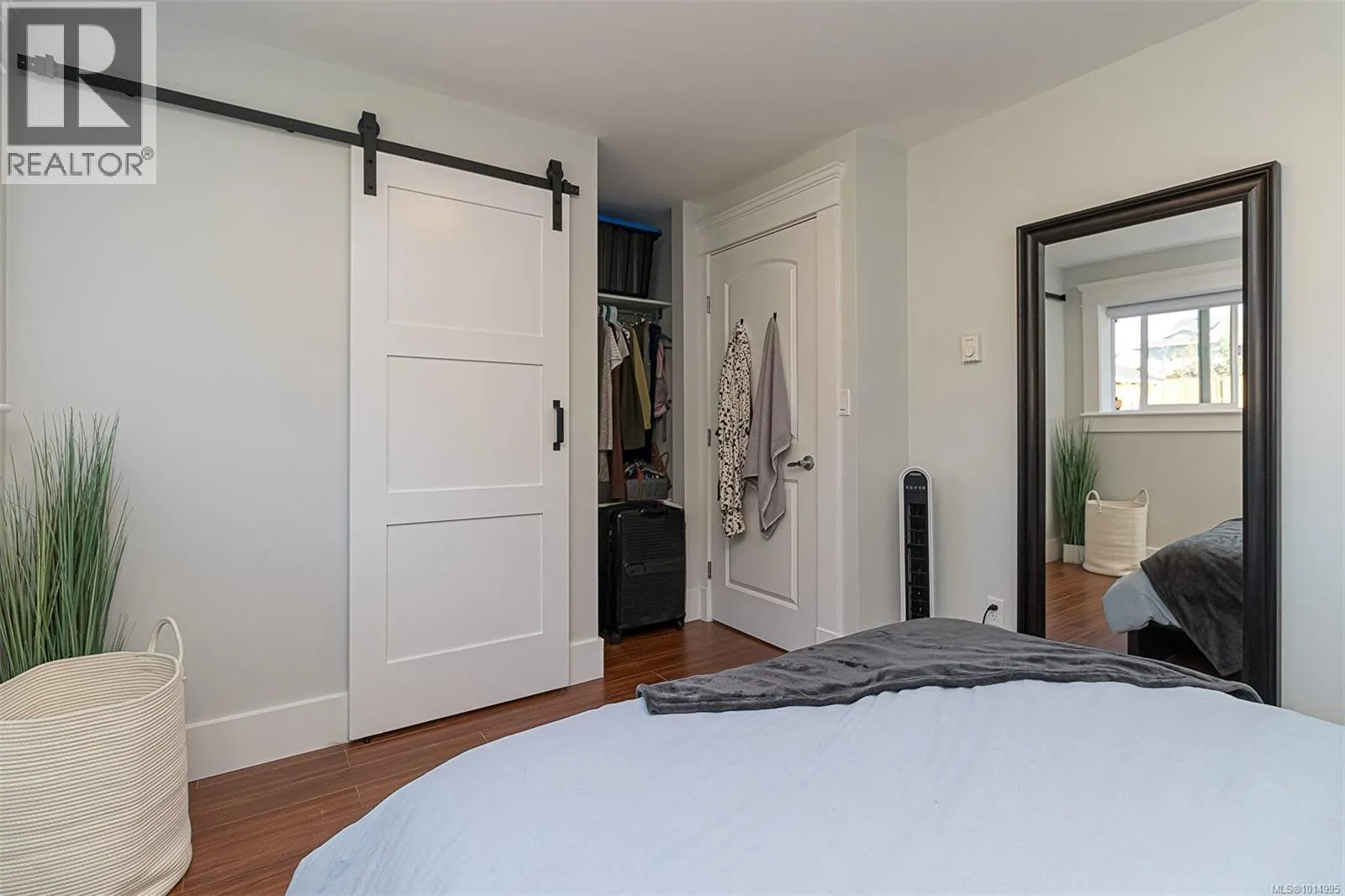 596 Peto Pl