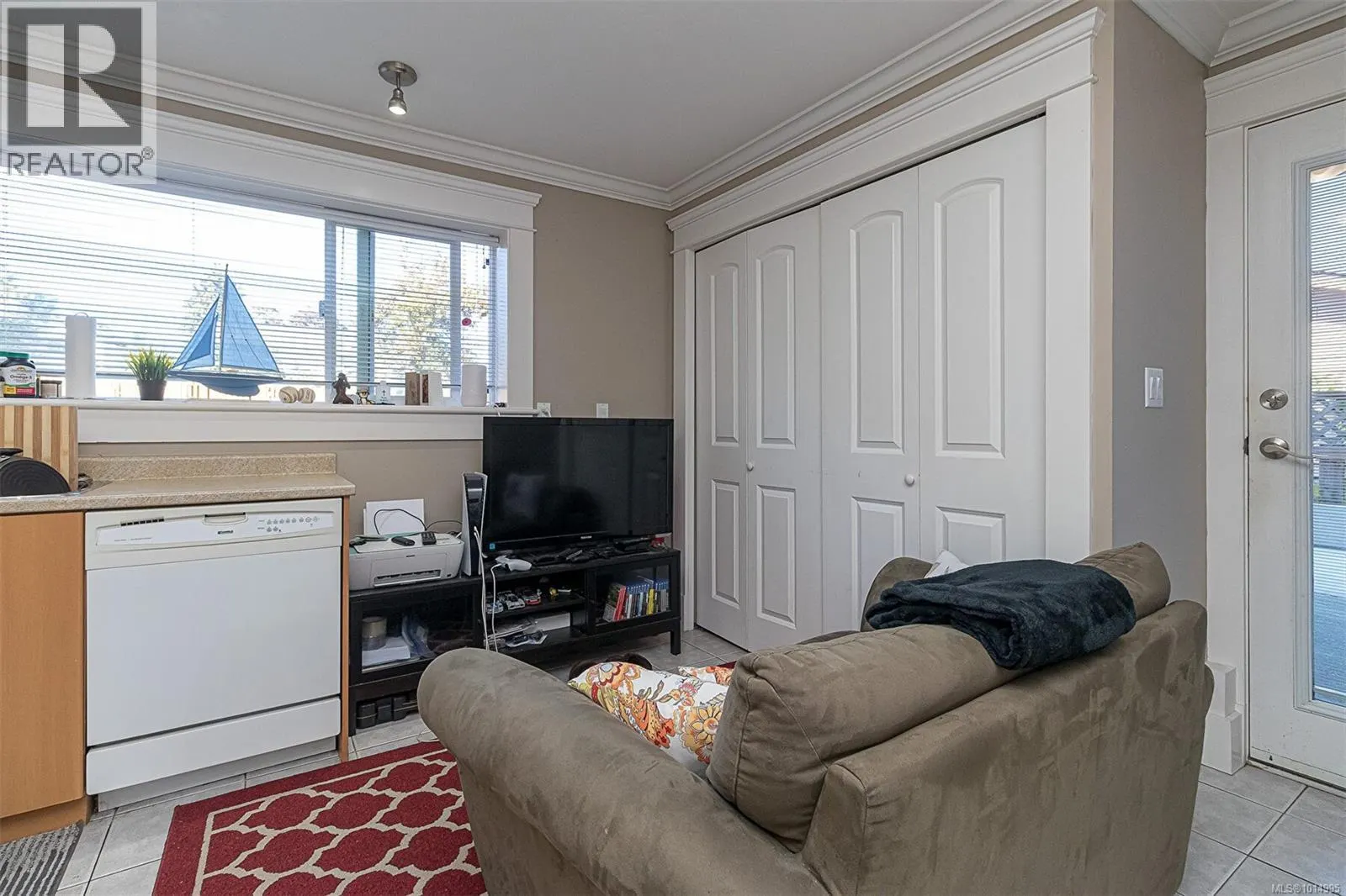 596 Peto Pl
