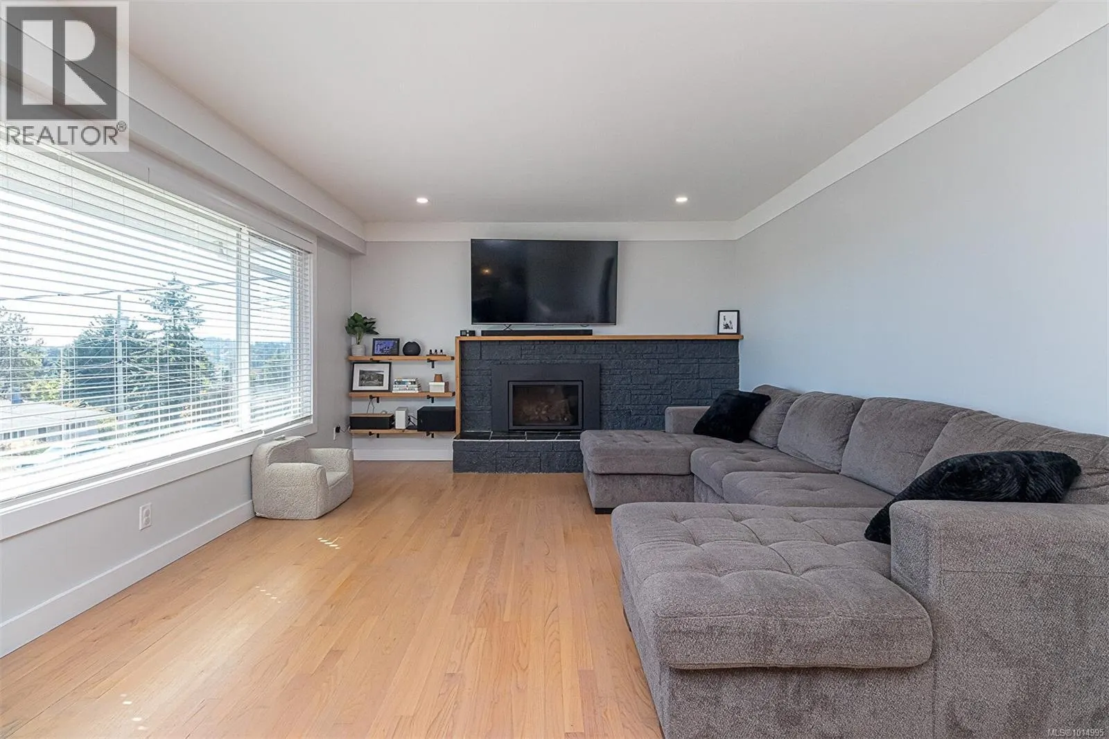 596 Peto Pl