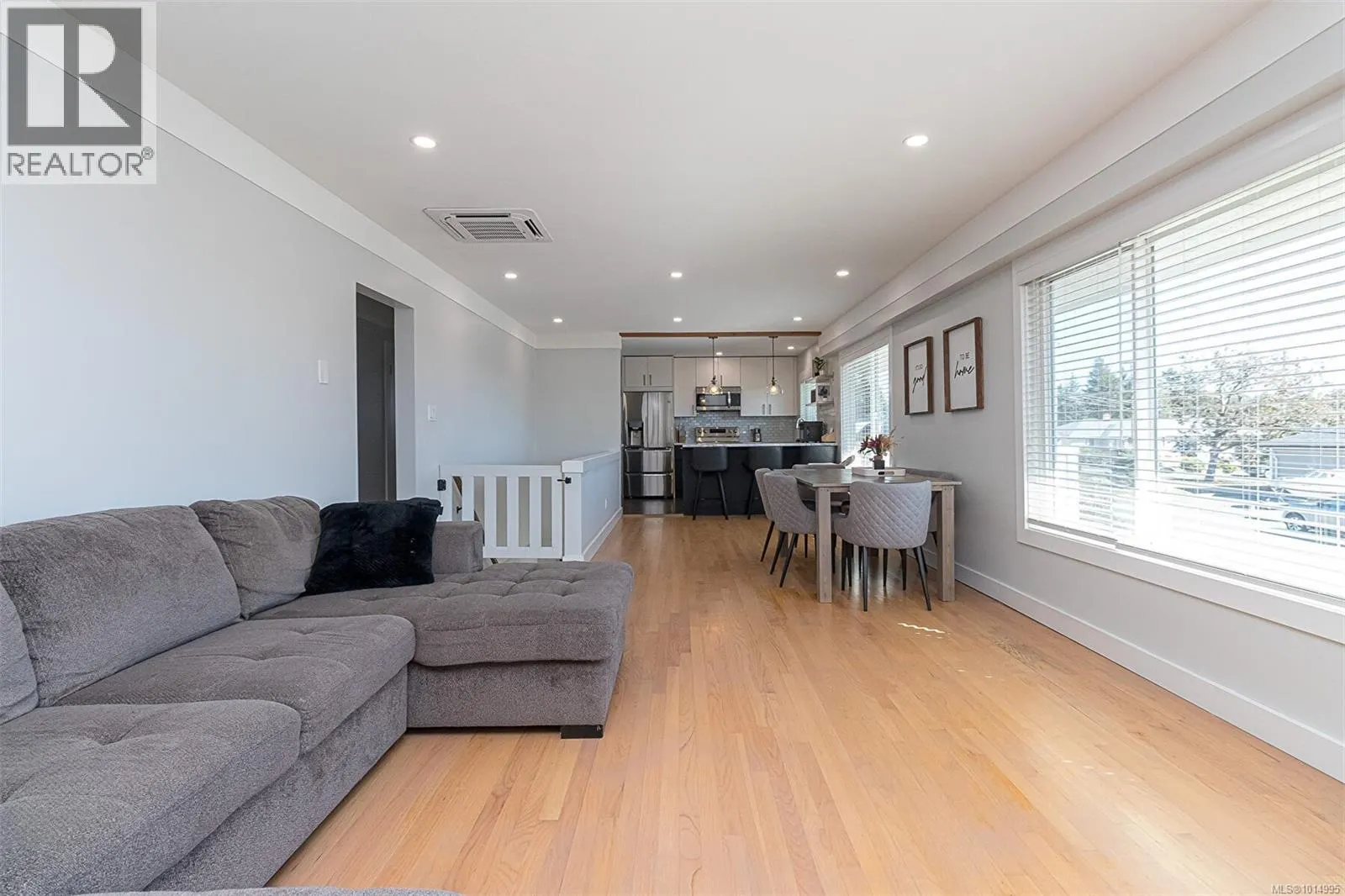 596 Peto Pl
