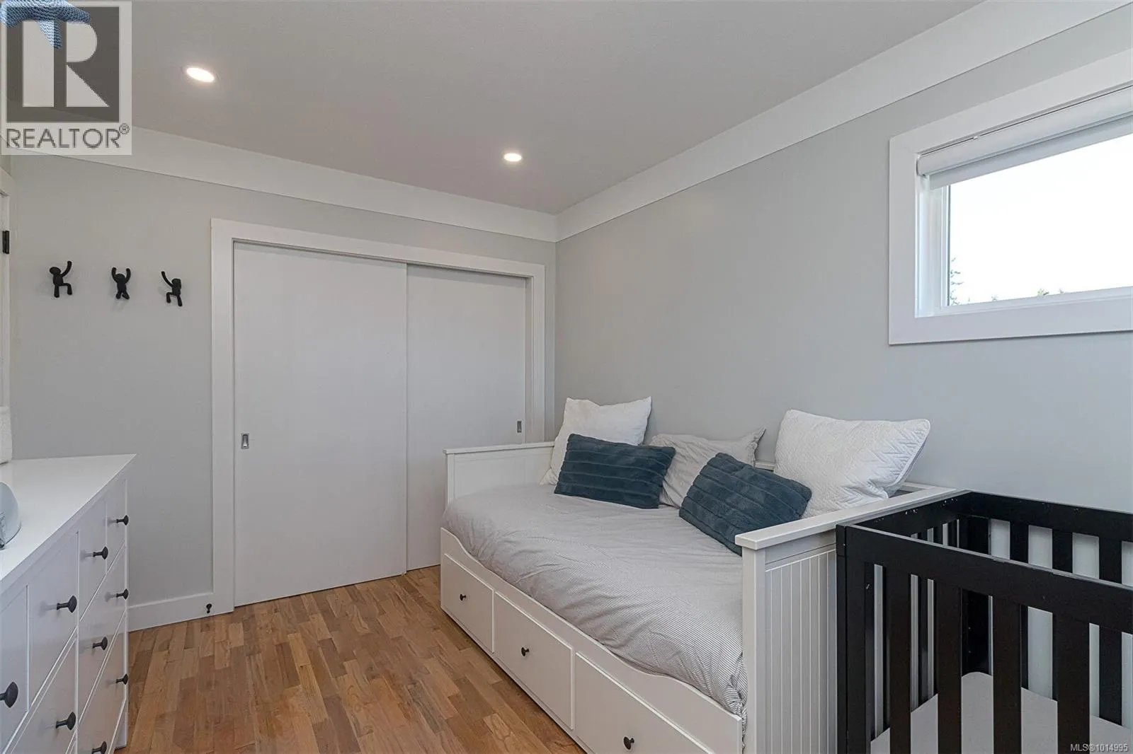 596 Peto Pl