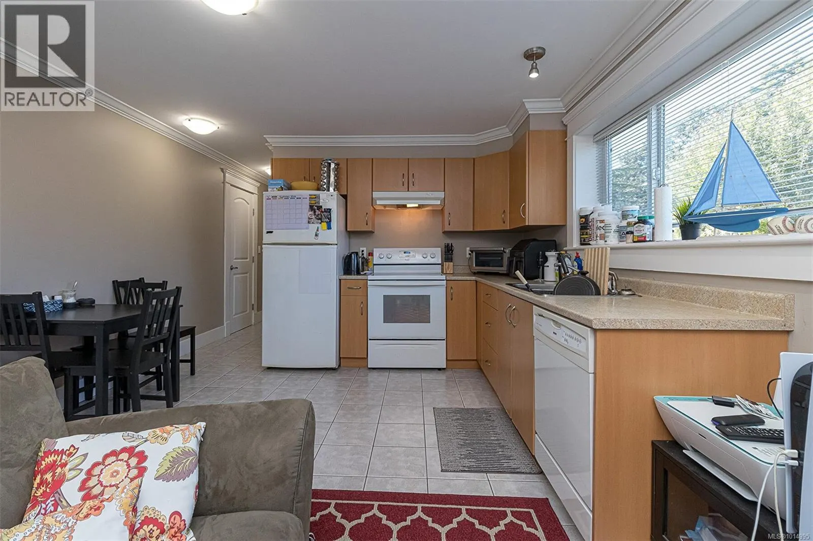 596 Peto Pl
