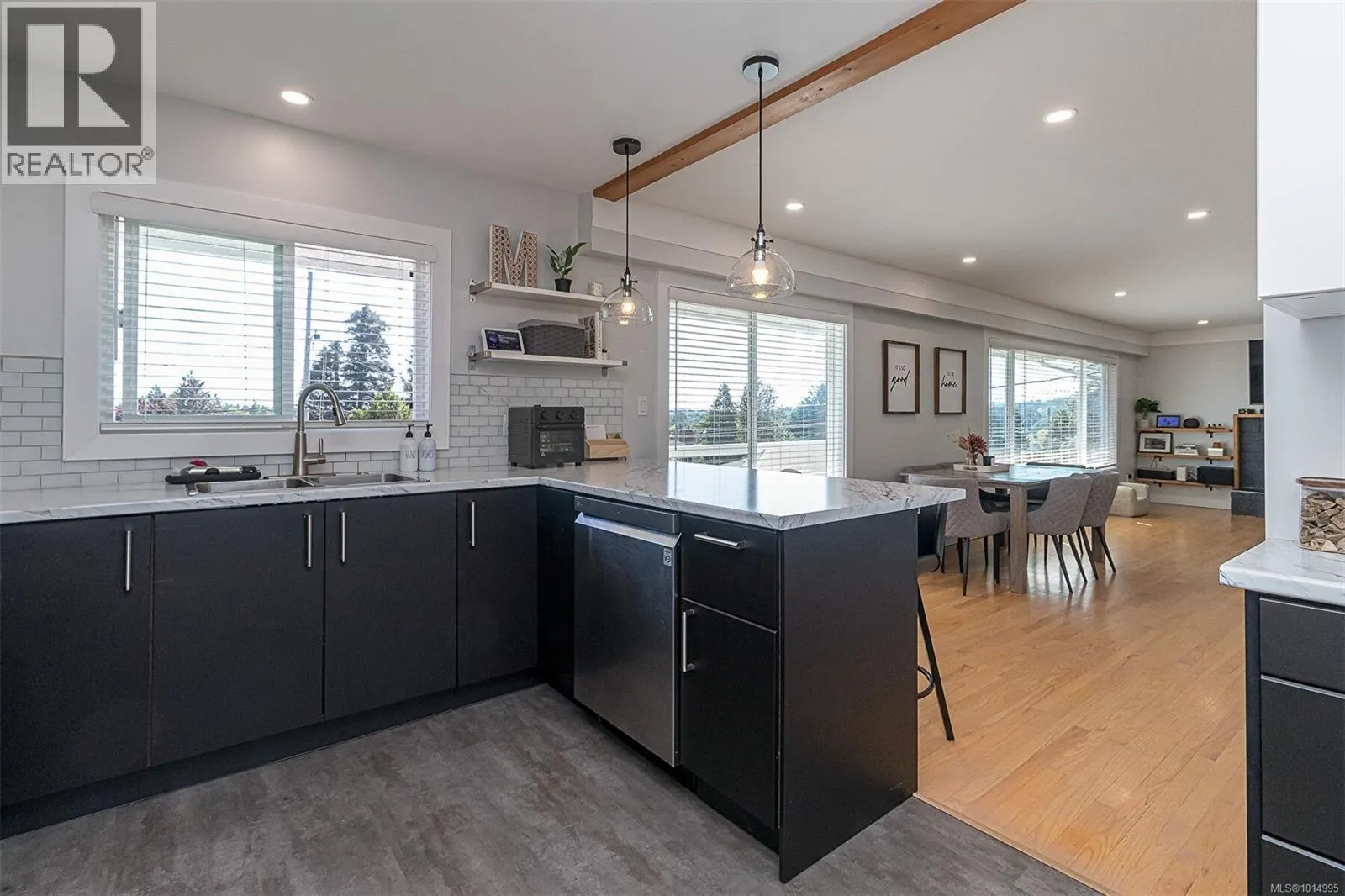 596 Peto Pl