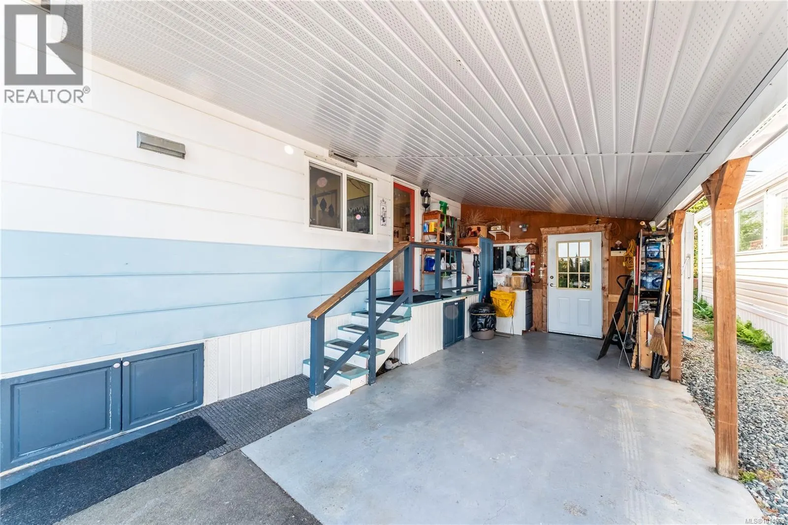 7 10980 Westdowne Rd