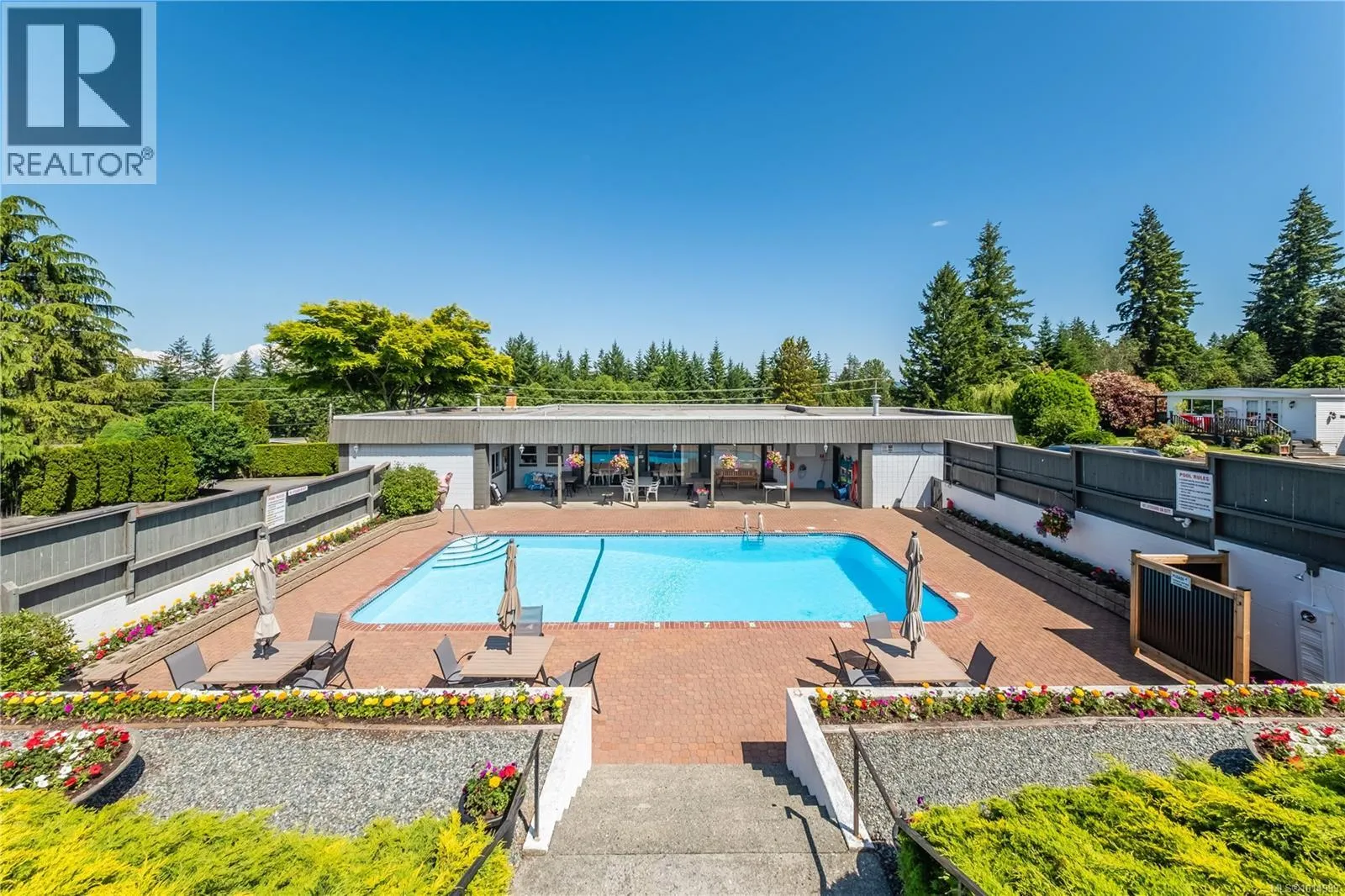 7 10980 Westdowne Rd