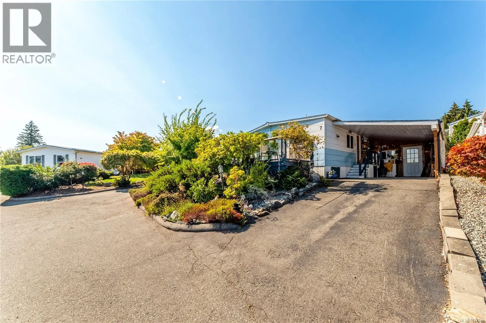 7 10980 Westdowne Rd