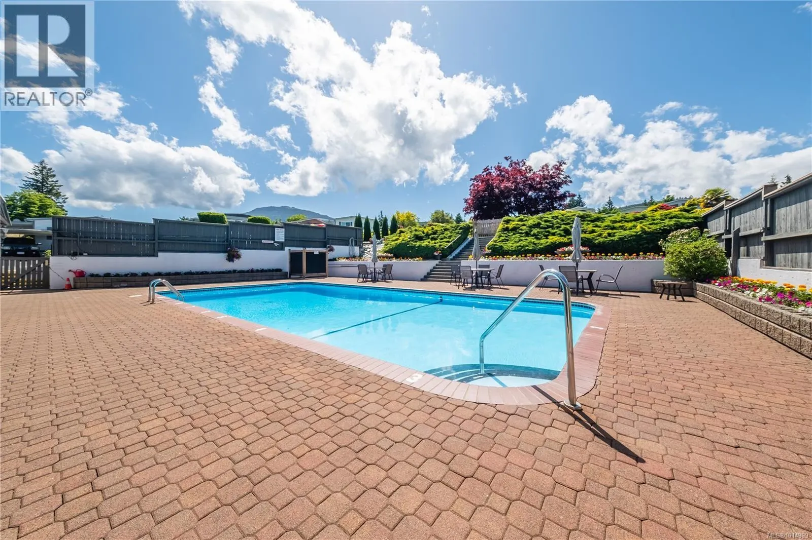 7 10980 Westdowne Rd