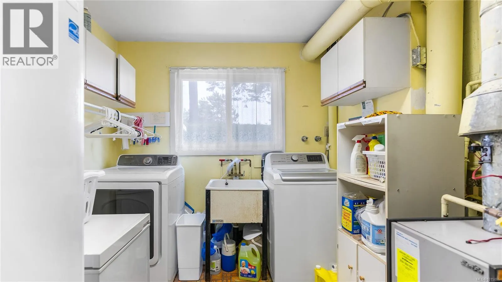2059 Saltair Pl