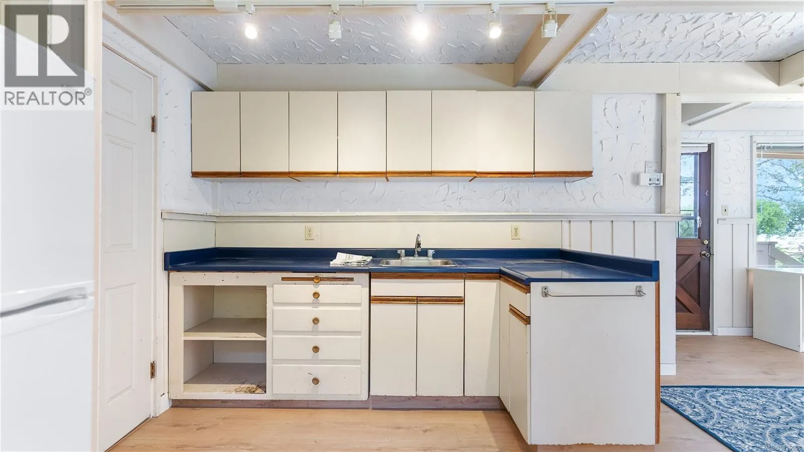 2059 Saltair Pl