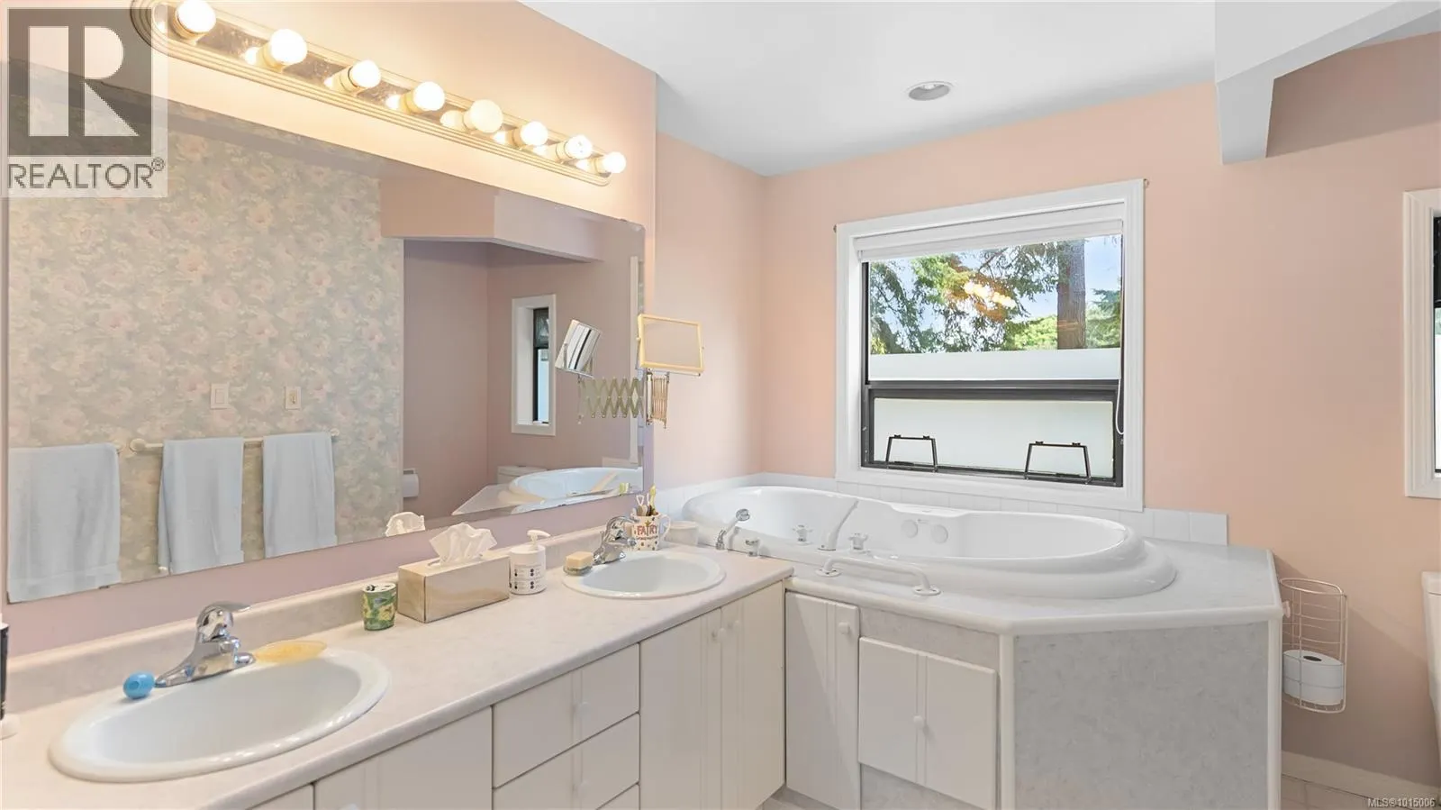2059 Saltair Pl