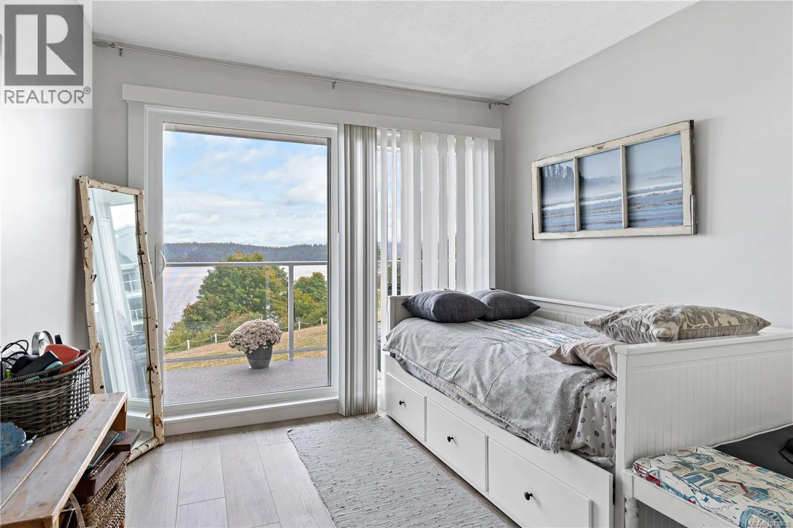321 2562 Departure Bay Rd