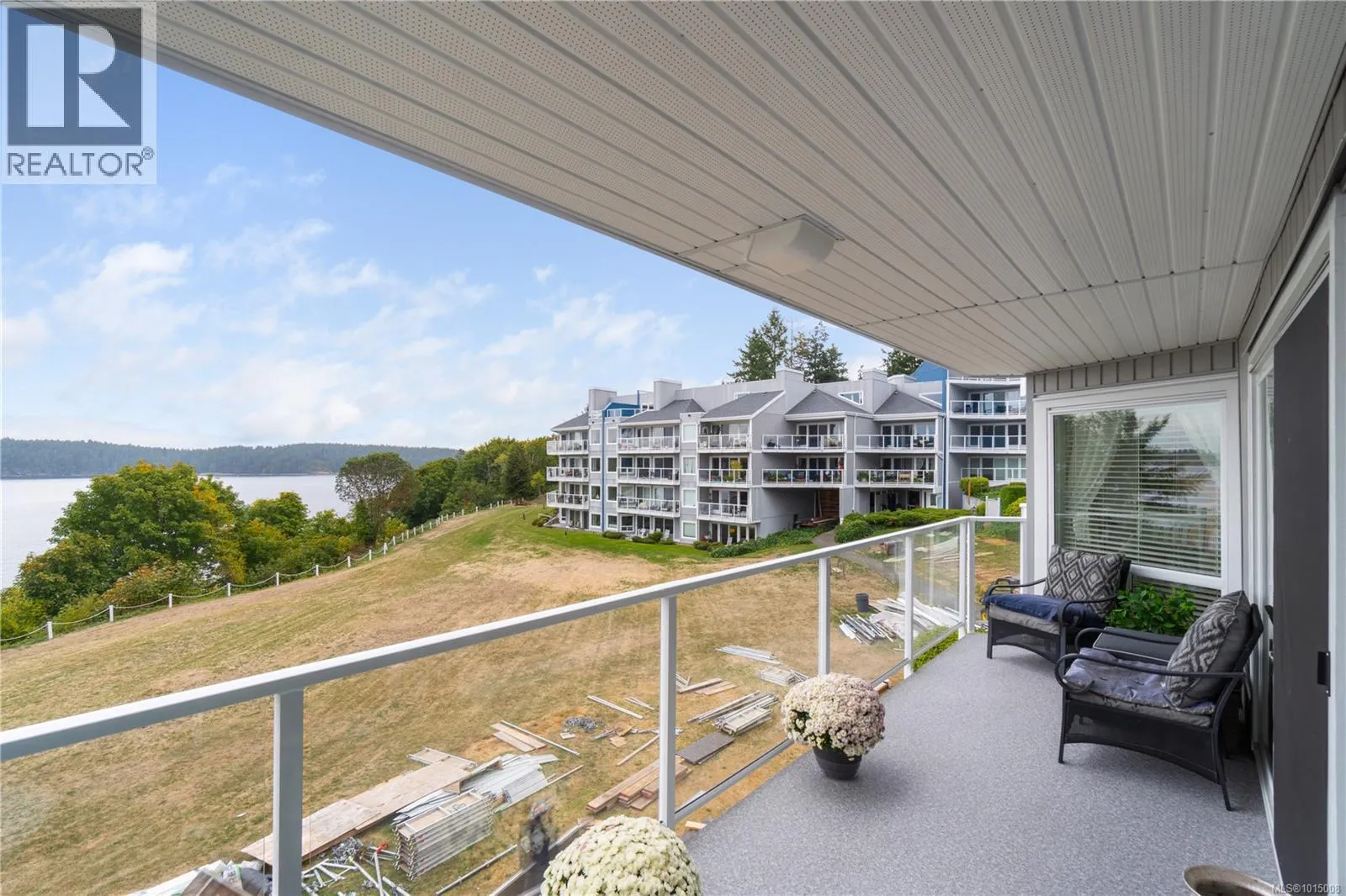 321 2562 Departure Bay Rd
