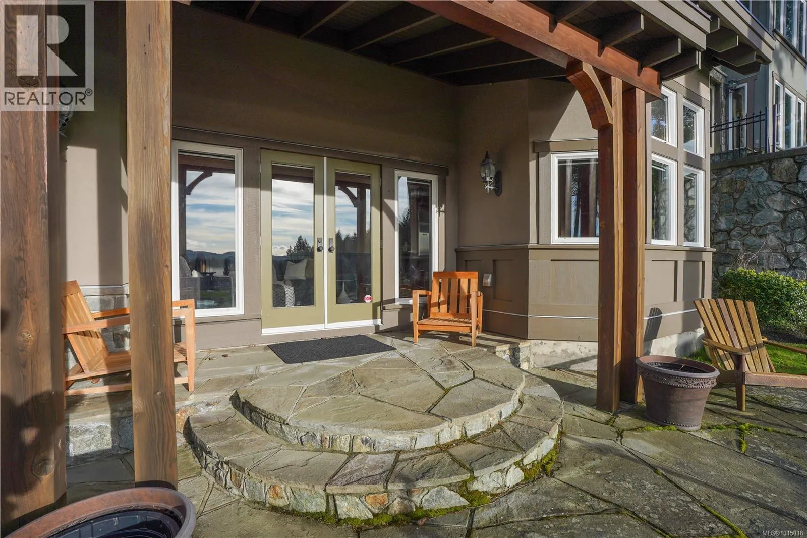 2212 Island Falls Pl