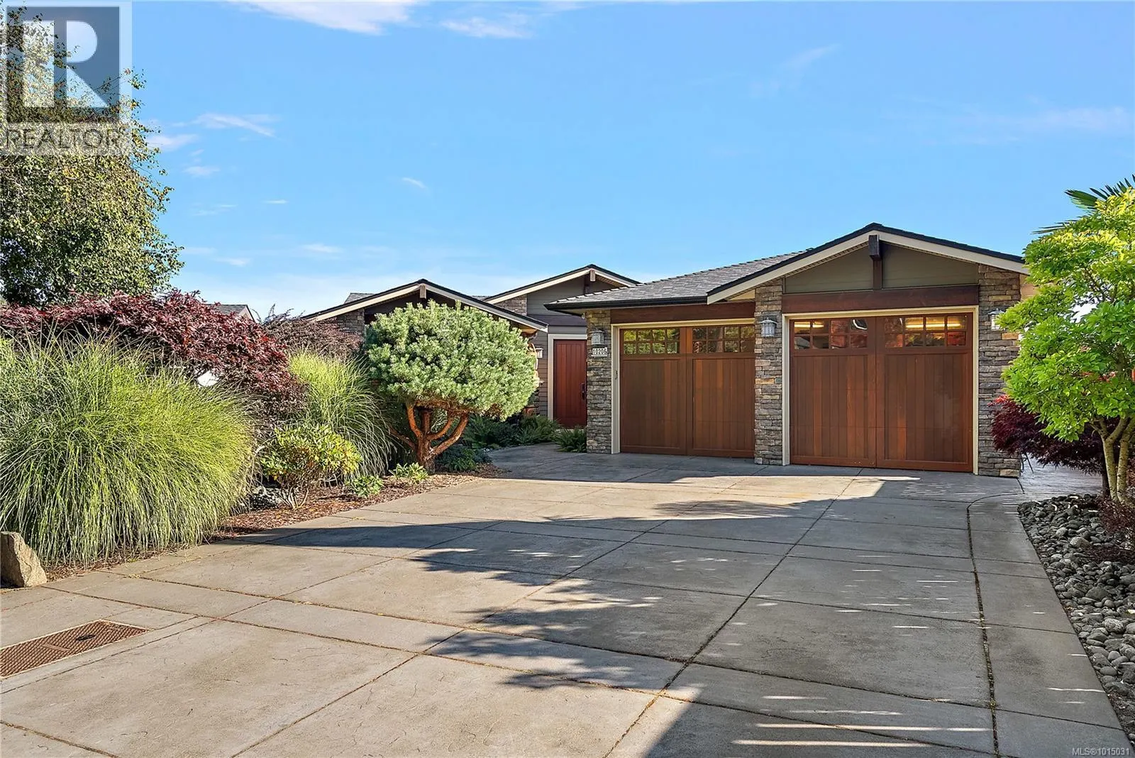 10206 Surfside Pl