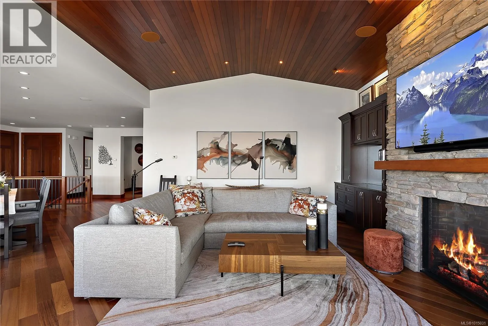 10206 Surfside Pl