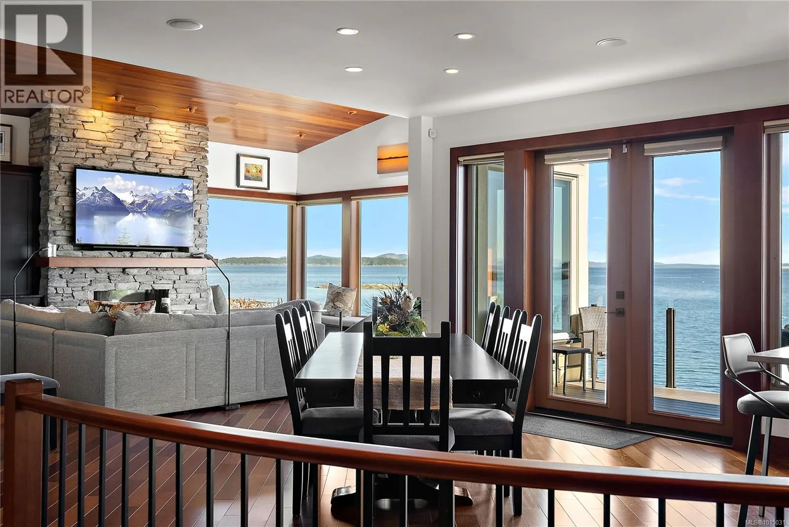 10206 Surfside Pl