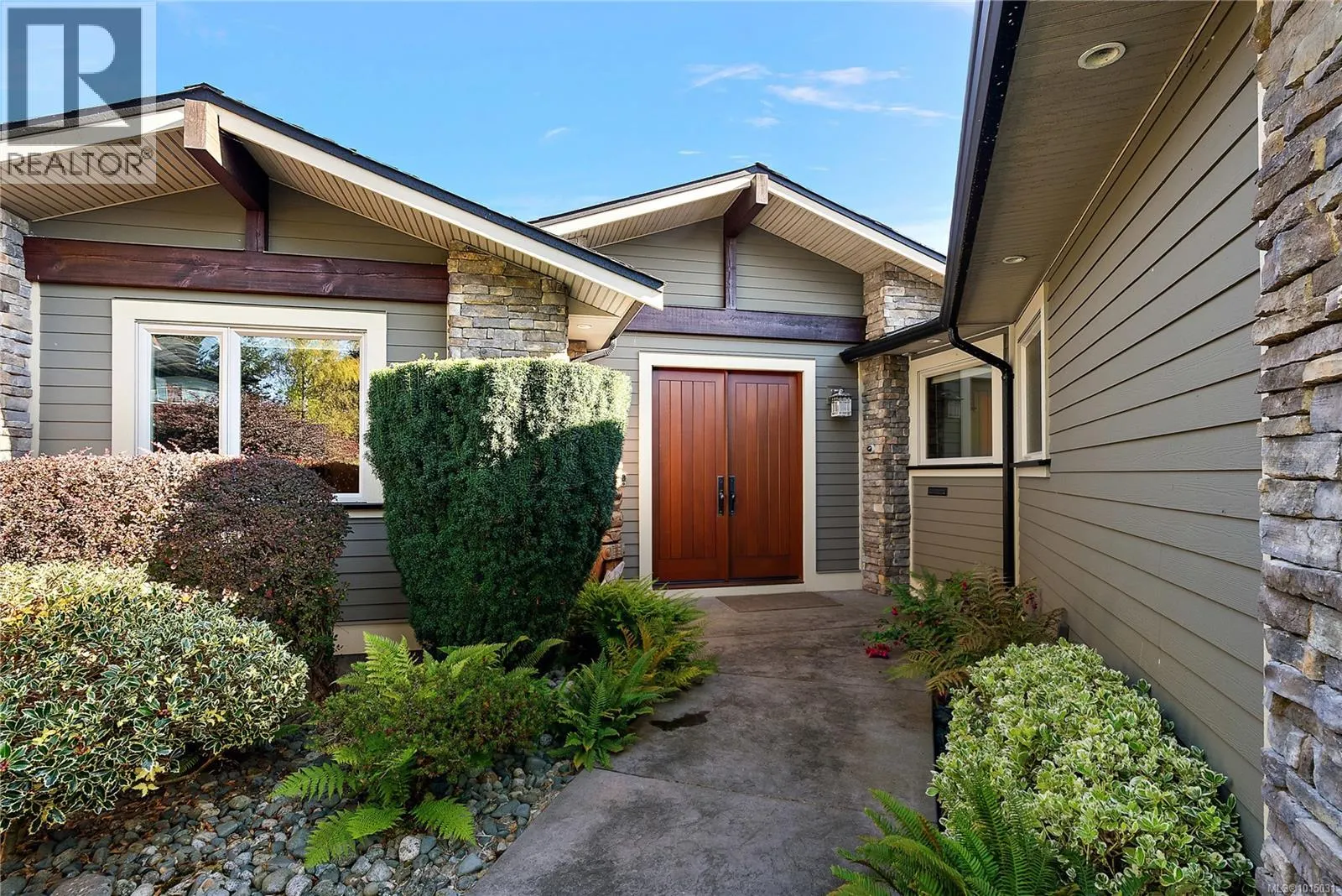 10206 Surfside Pl
