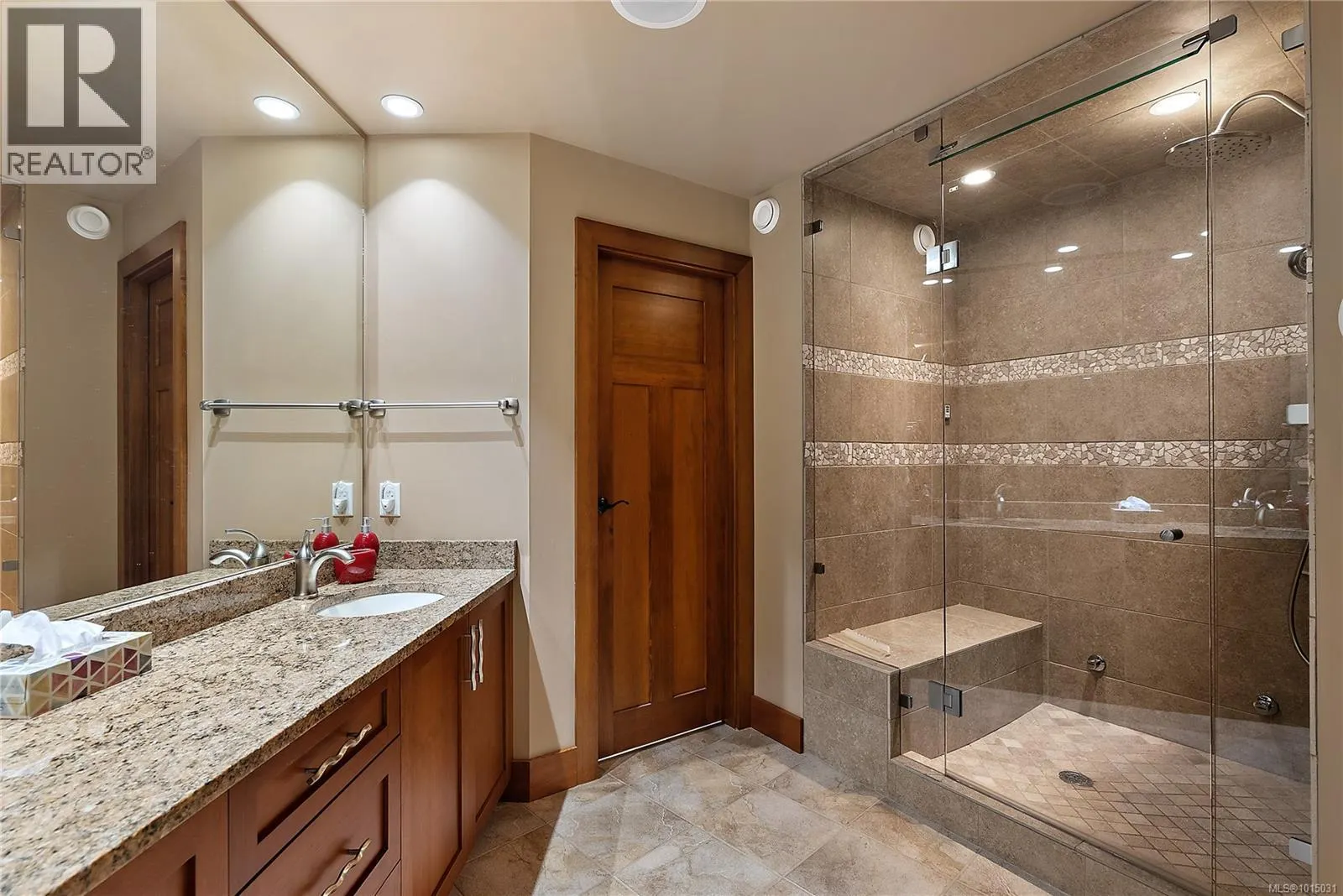 10206 Surfside Pl