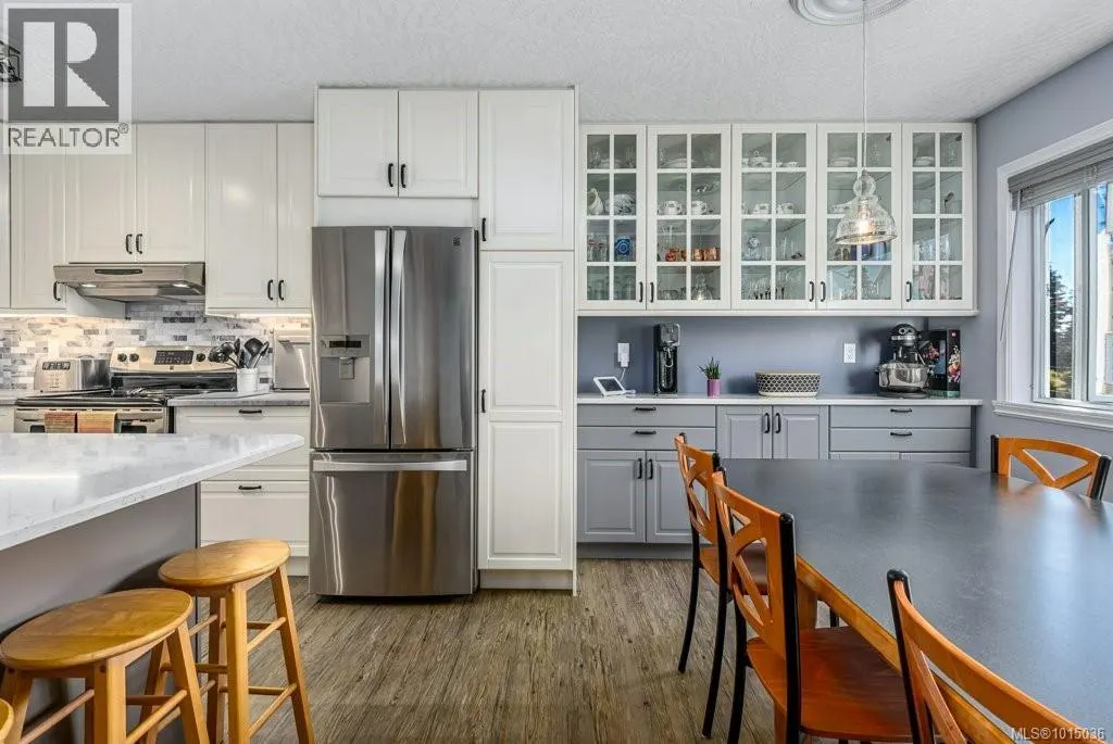 D 828 Washington Way