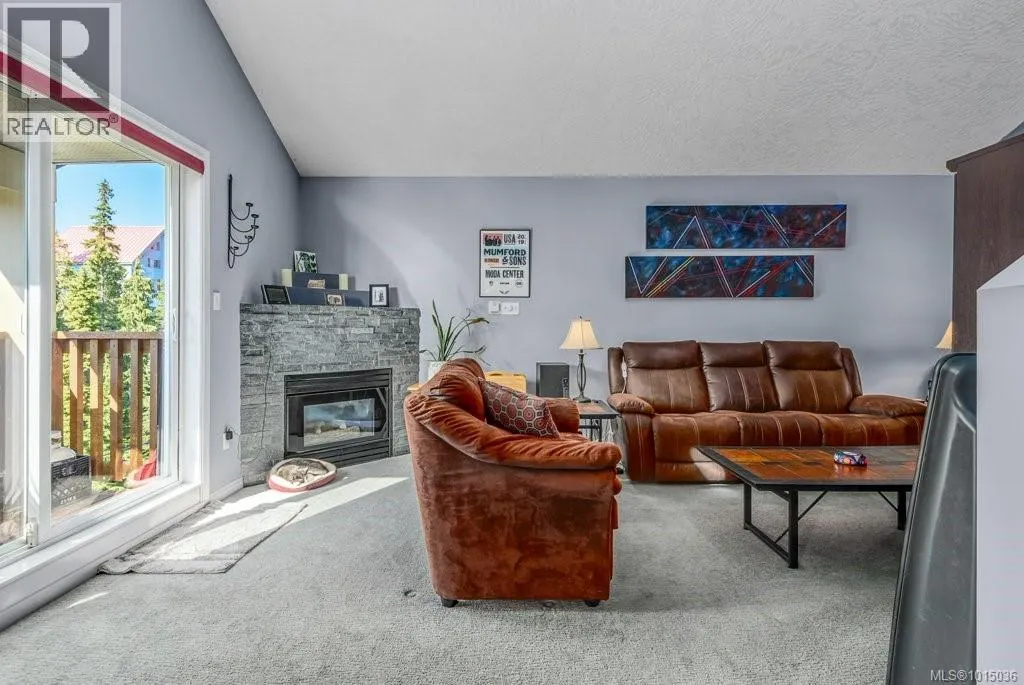 D 828 Washington Way