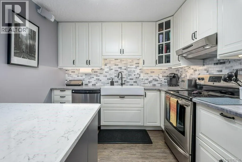 D 828 Washington Way