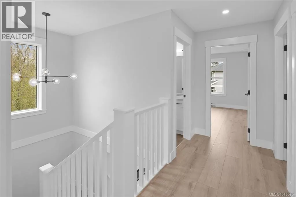 2267 Evelyn Lane