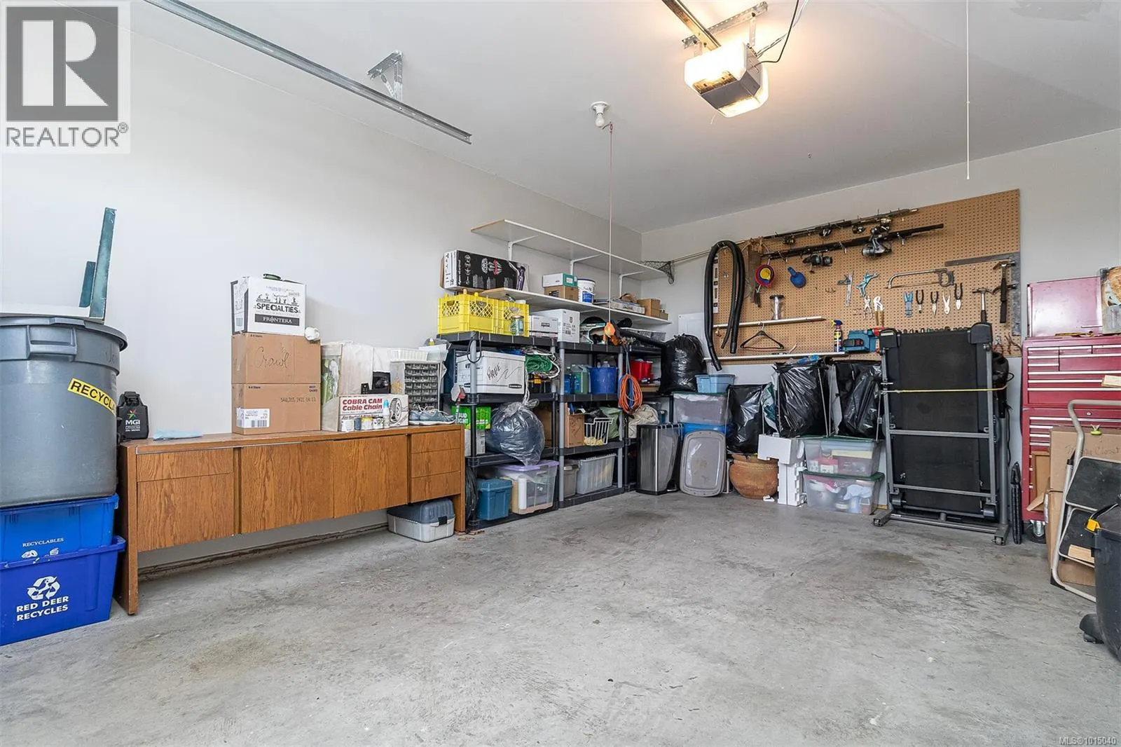 9918 Victoria Rd