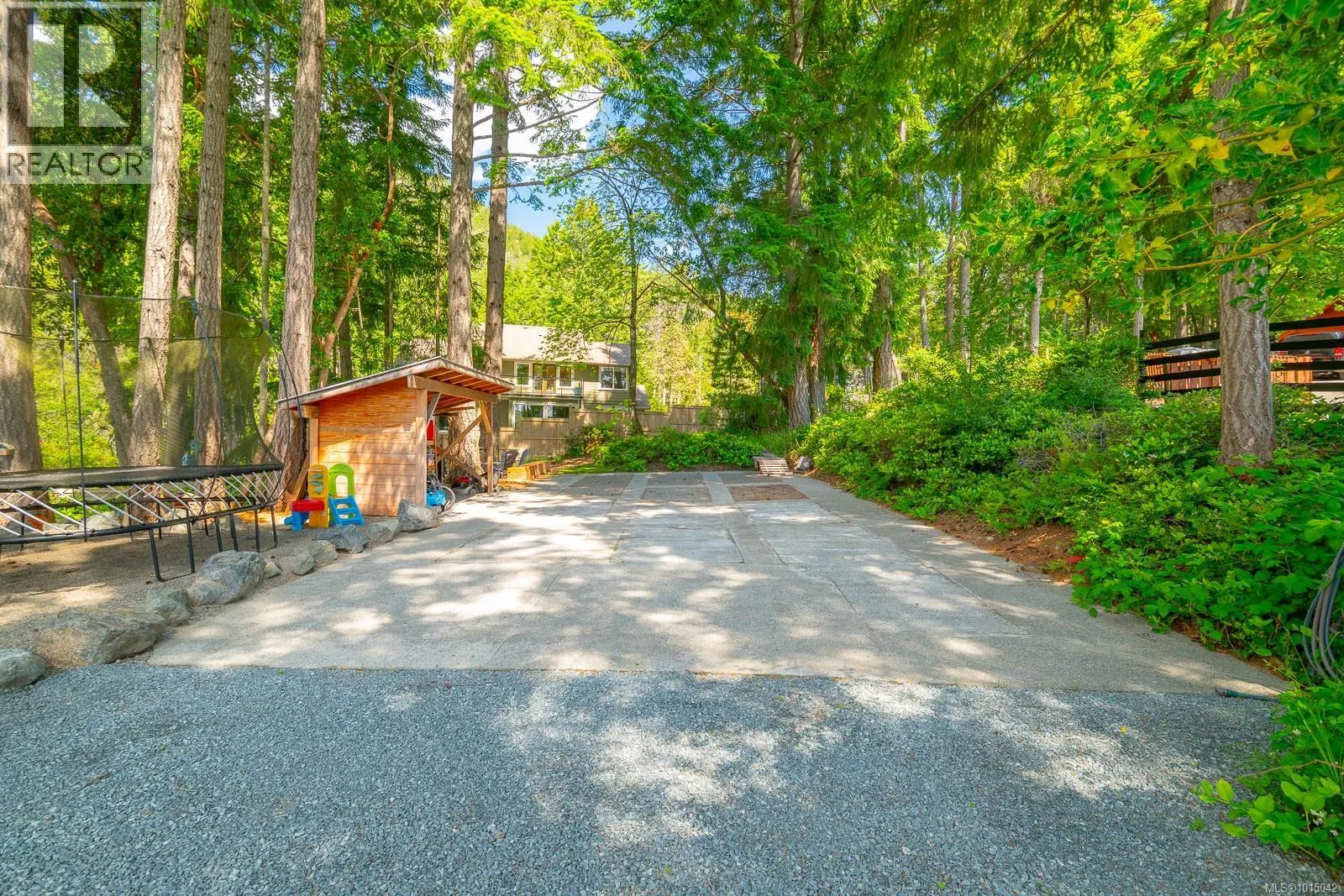 543 Bayview Pl