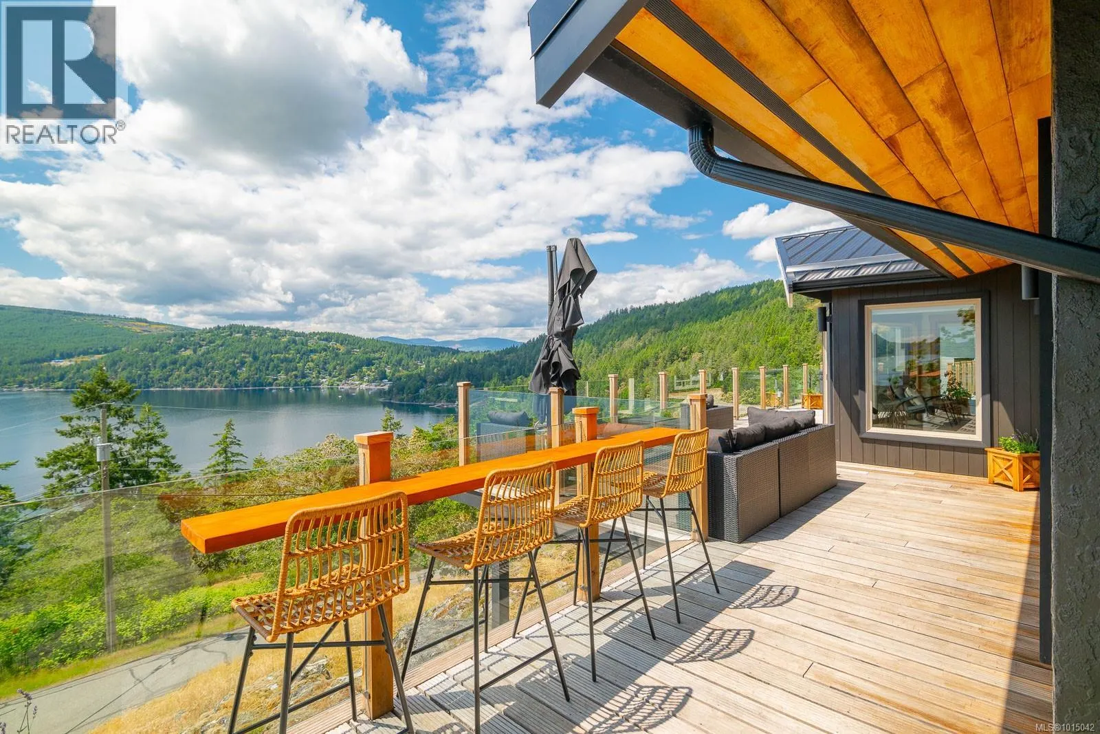 543 Bayview Pl