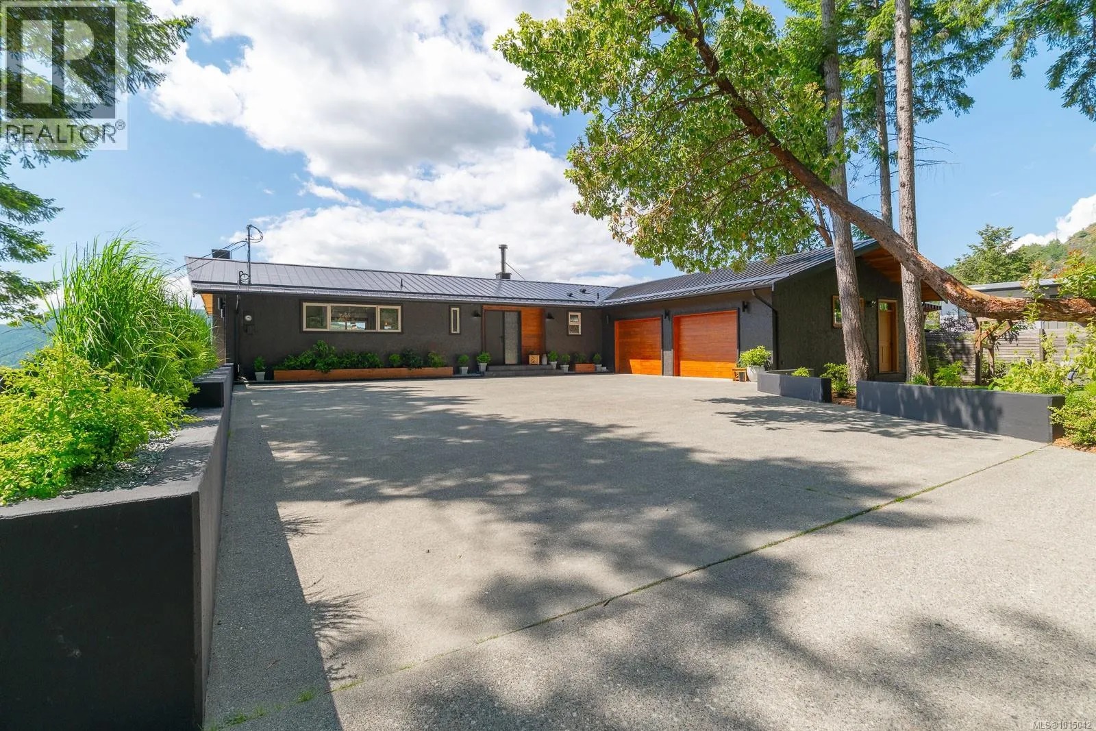 543 Bayview Pl
