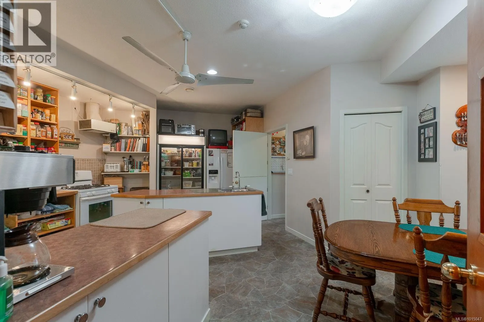 5895 River Rd