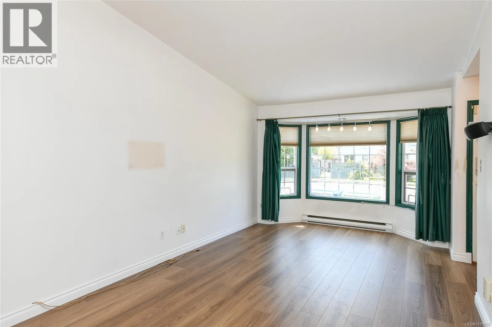 B 1250 Stewart Ave