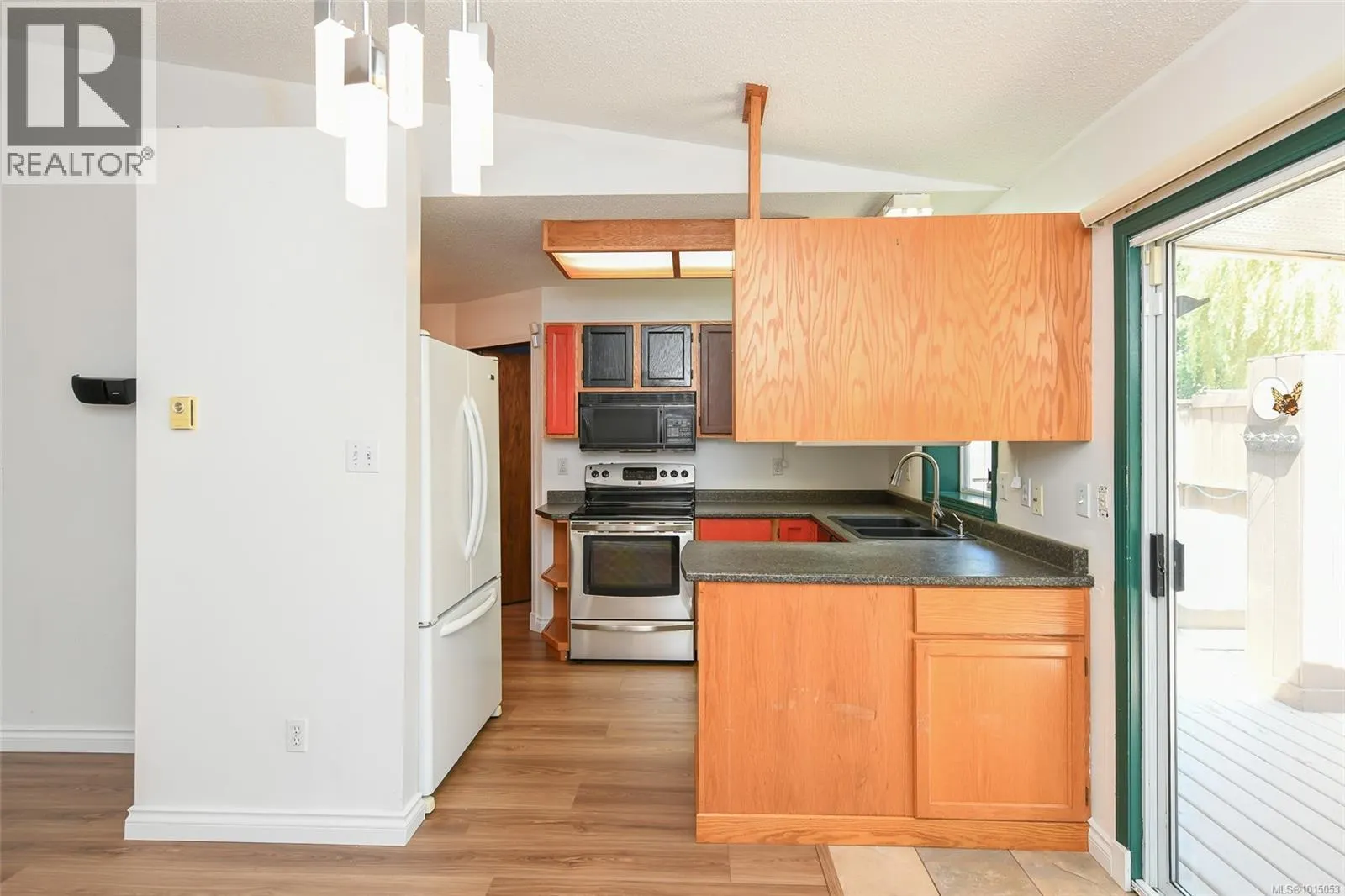 B 1250 Stewart Ave