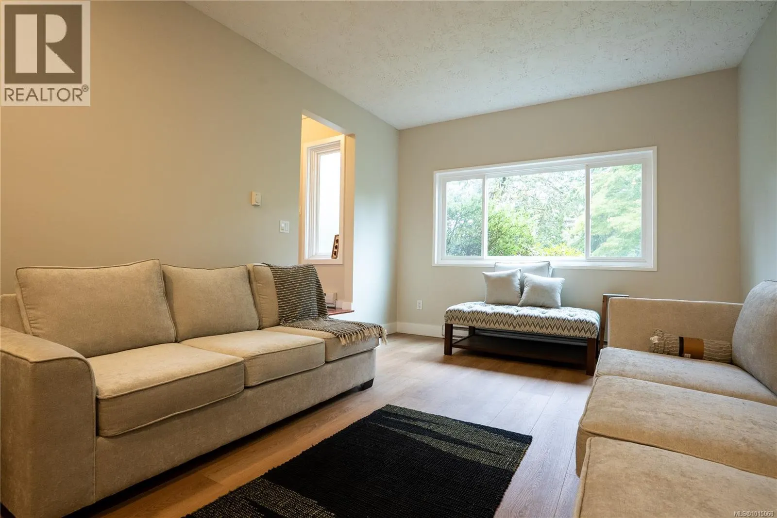 3909 Blenkinsop Rd