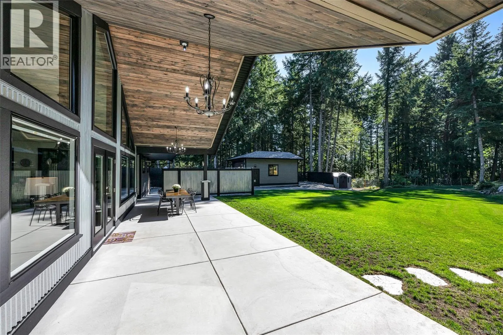 1750 Escarpment Way