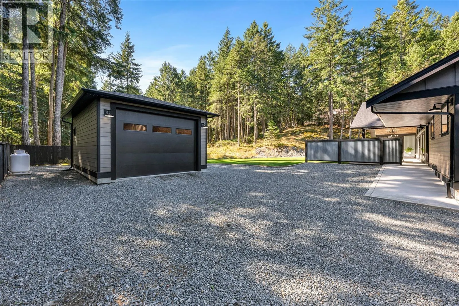1750 Escarpment Way