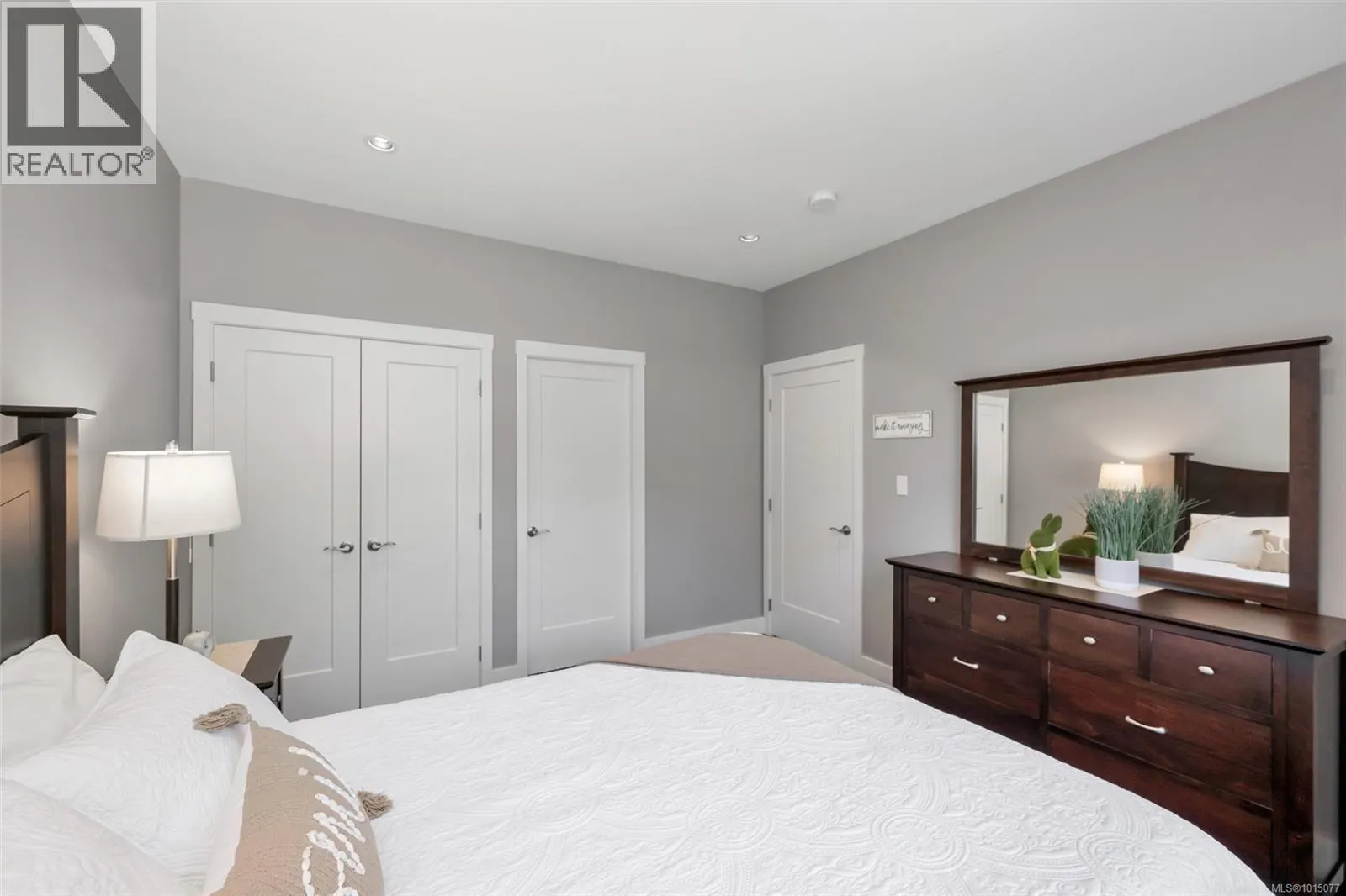 1750 Escarpment Way