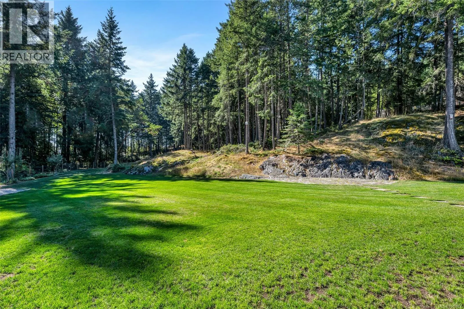 1750 Escarpment Way