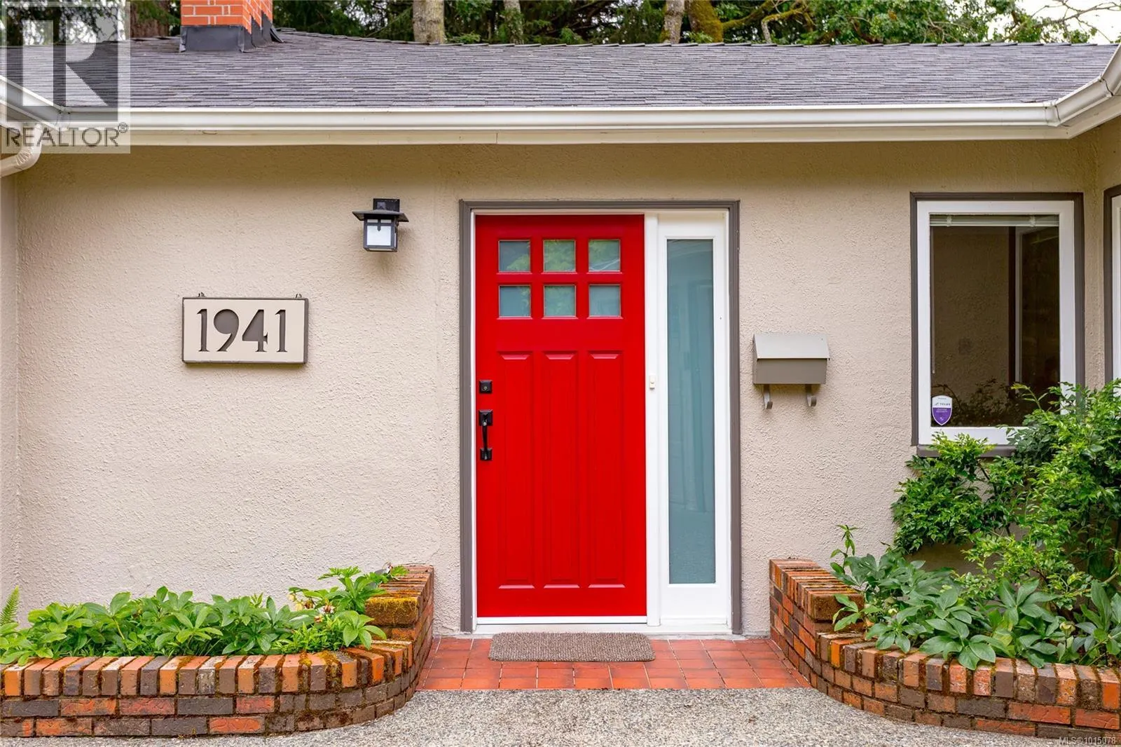 1941 Mayfair Dr