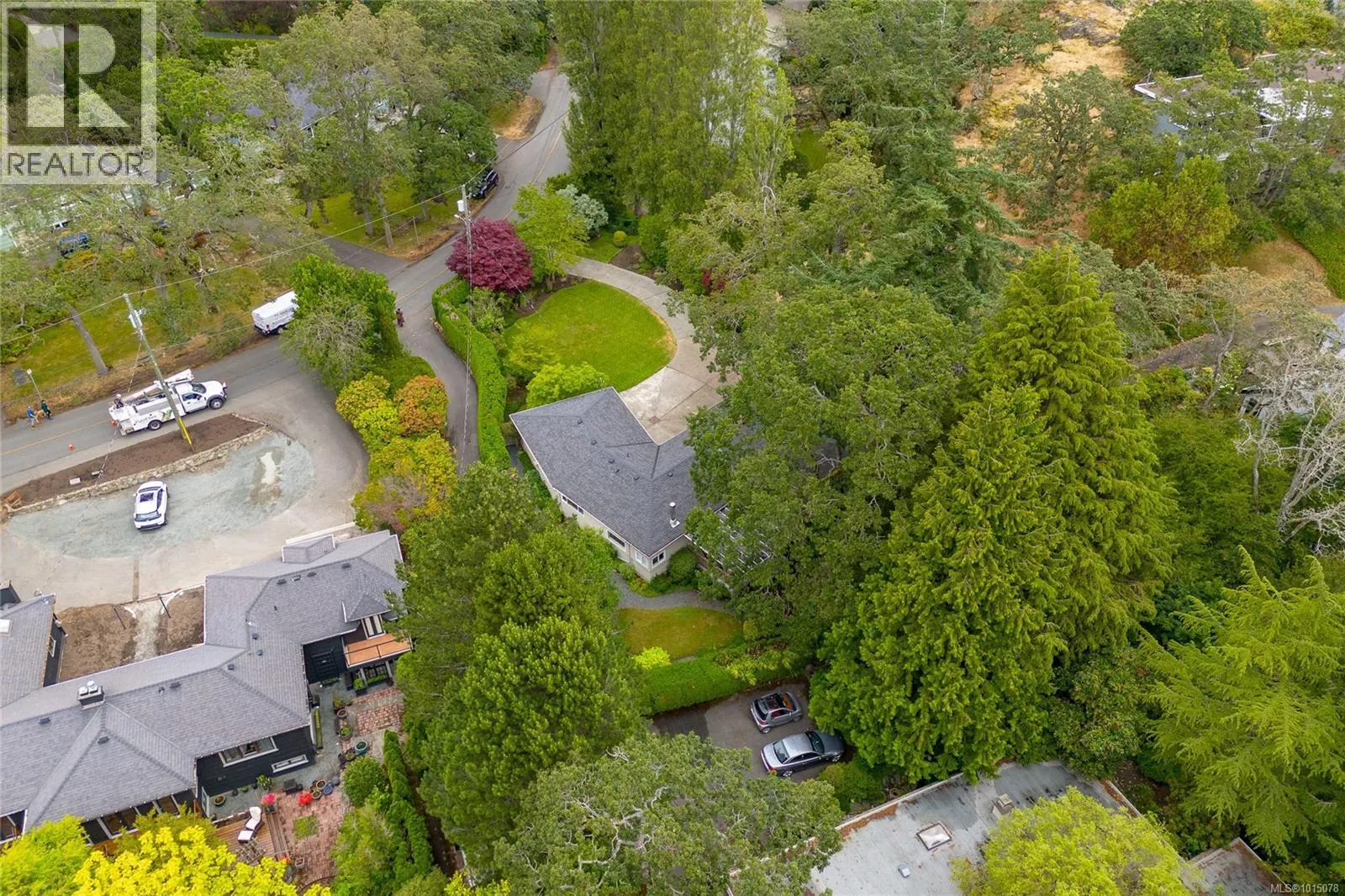 1941 Mayfair Dr