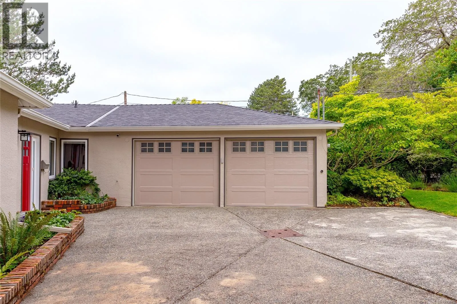 1941 Mayfair Dr