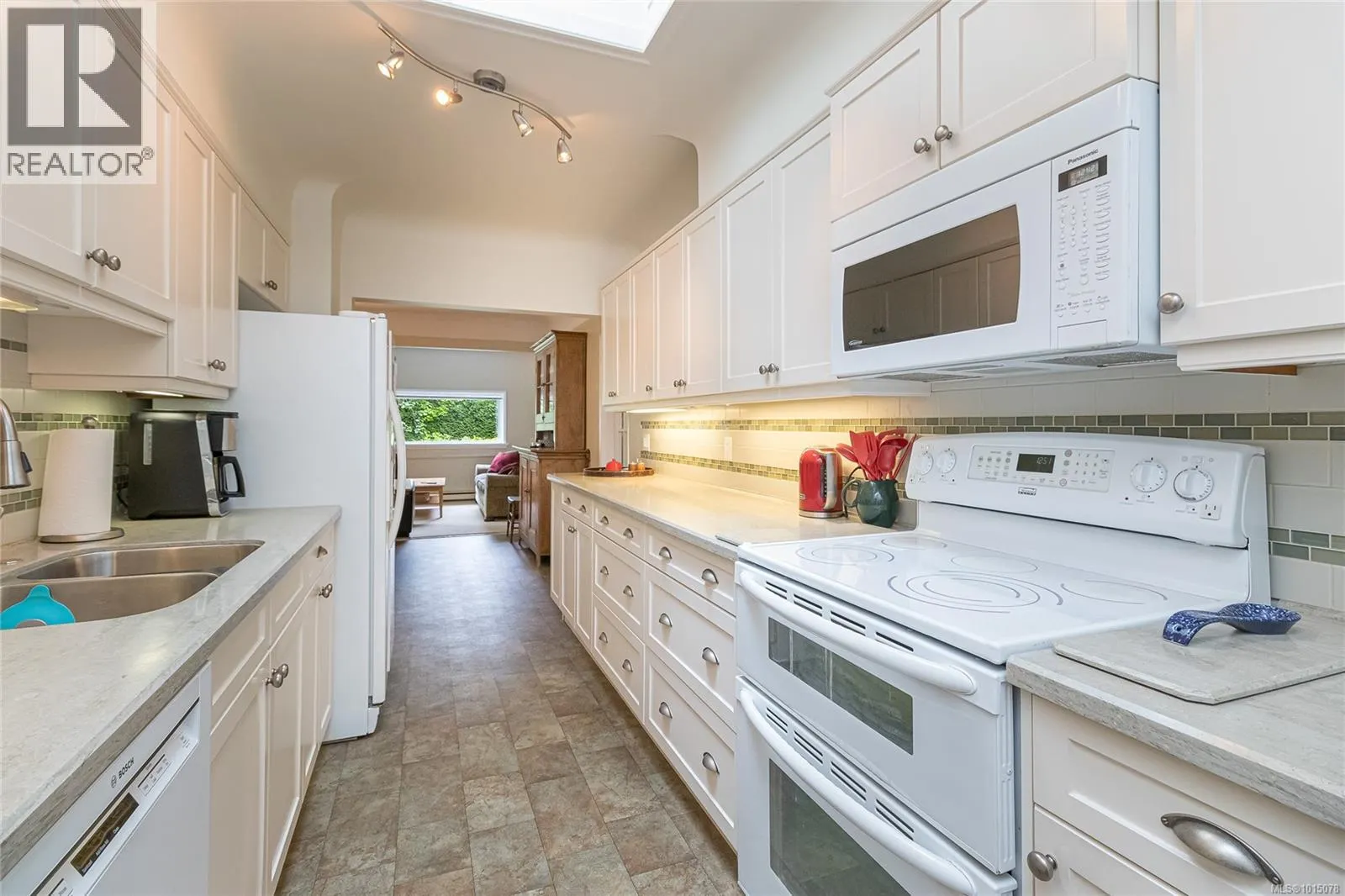 1941 Mayfair Dr