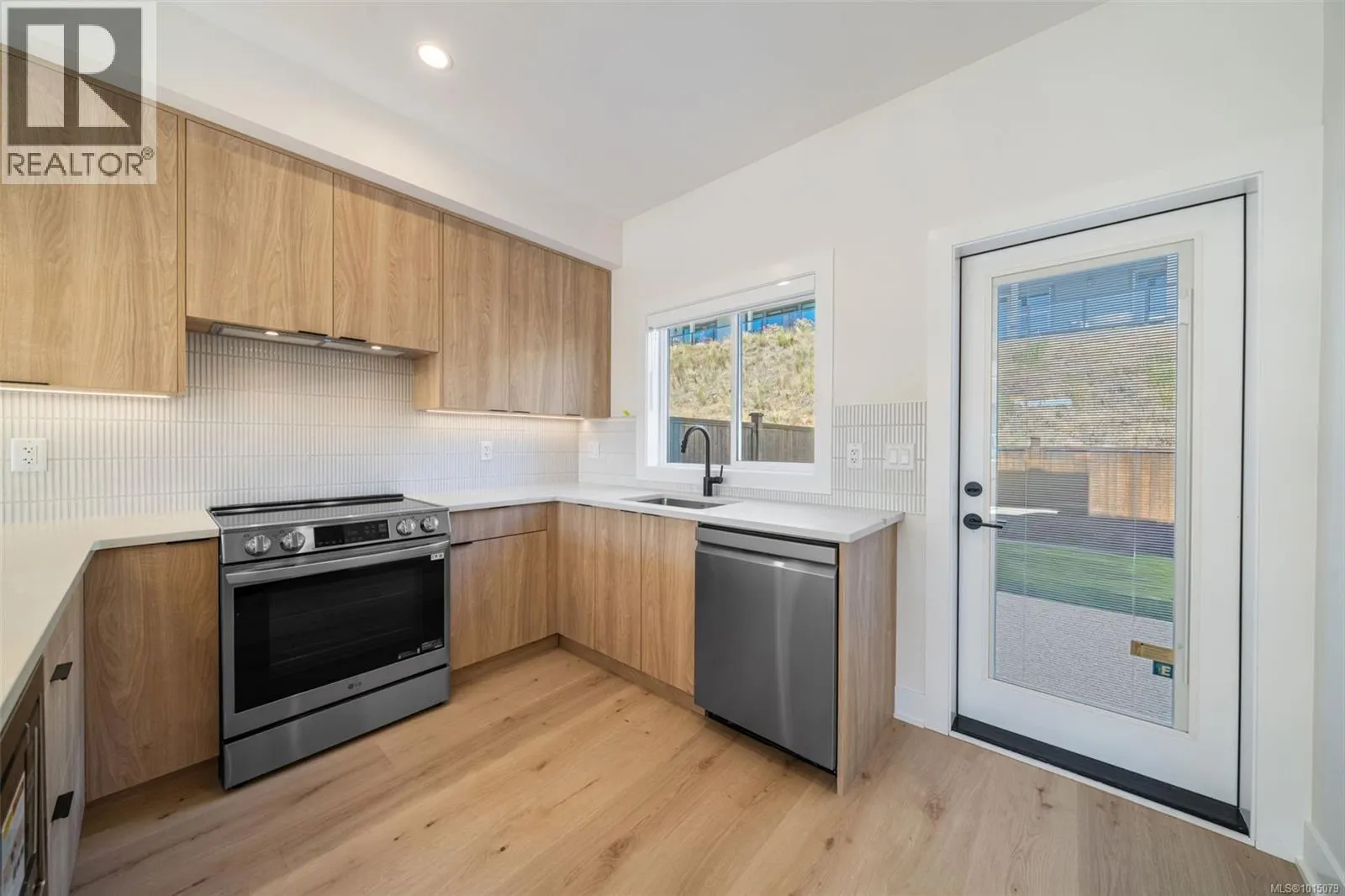 1447 Dolomite Ridge