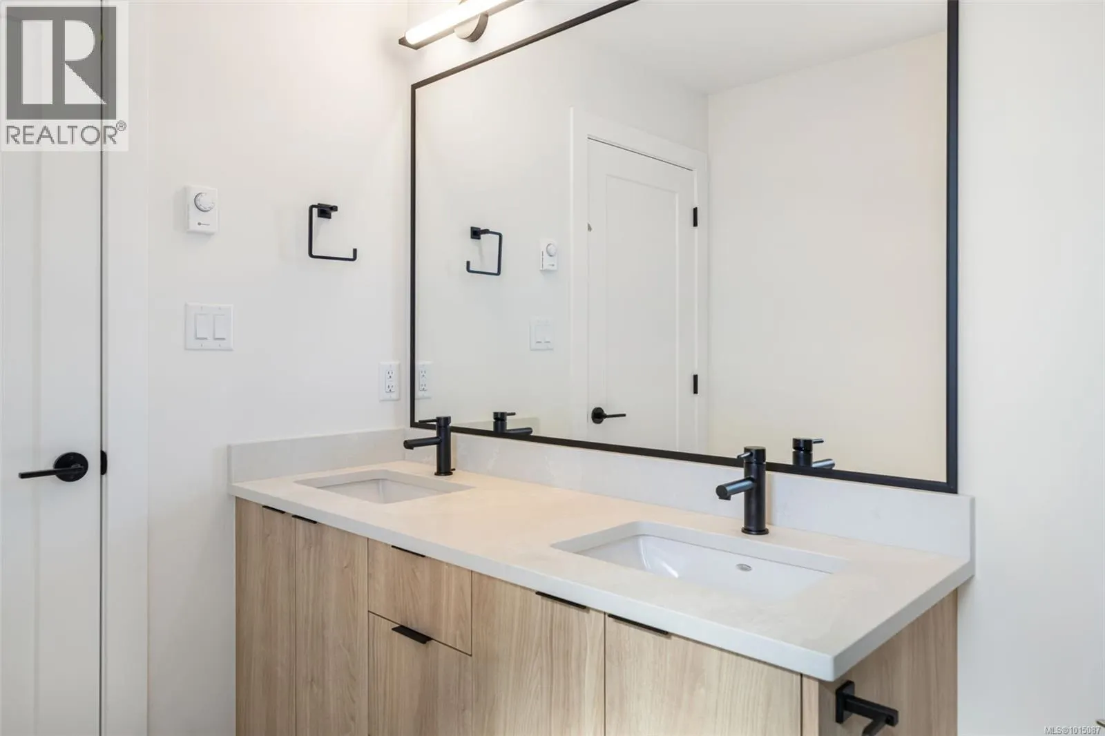 1435 Dolomite Ridge