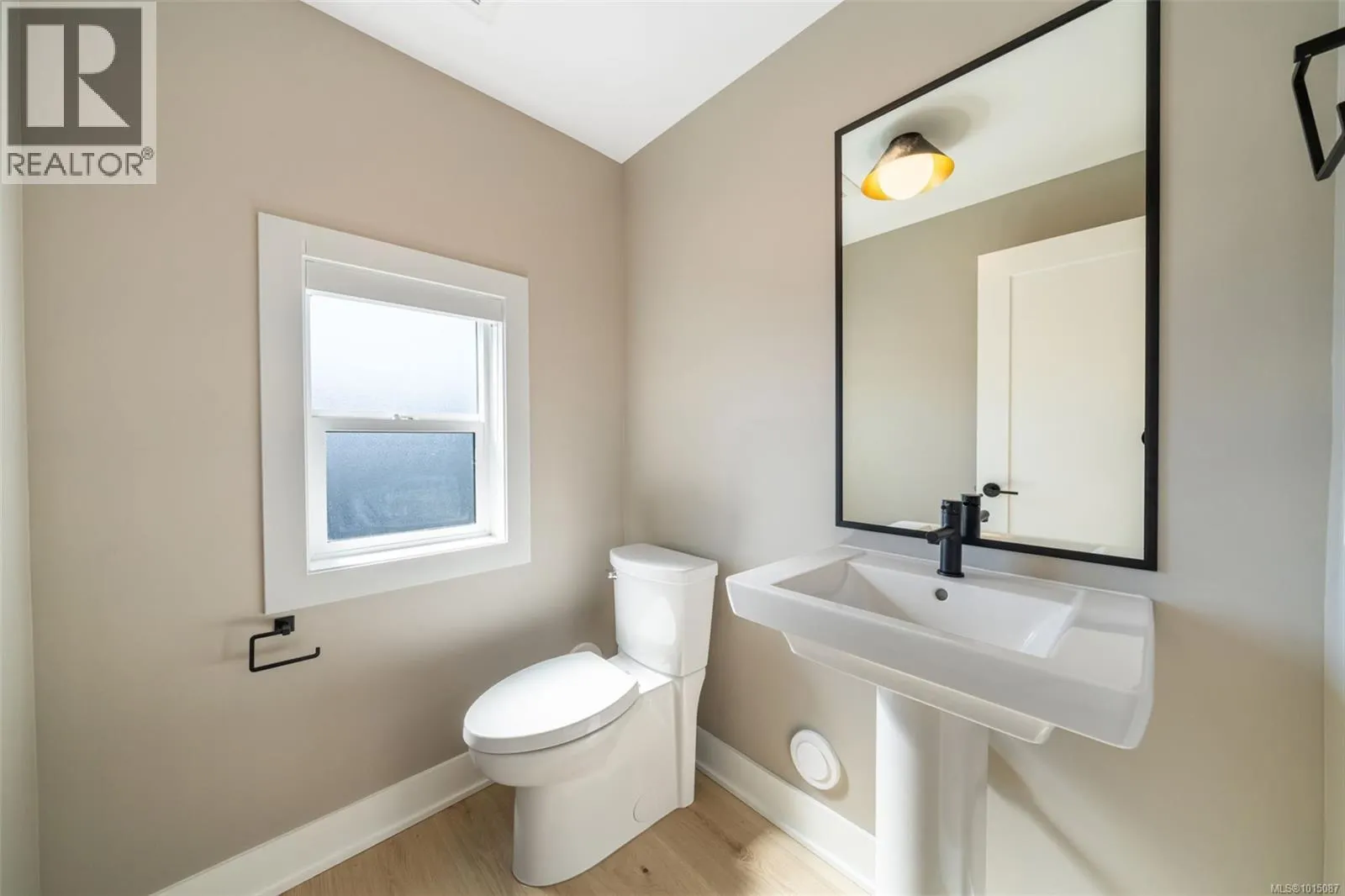 1435 Dolomite Ridge