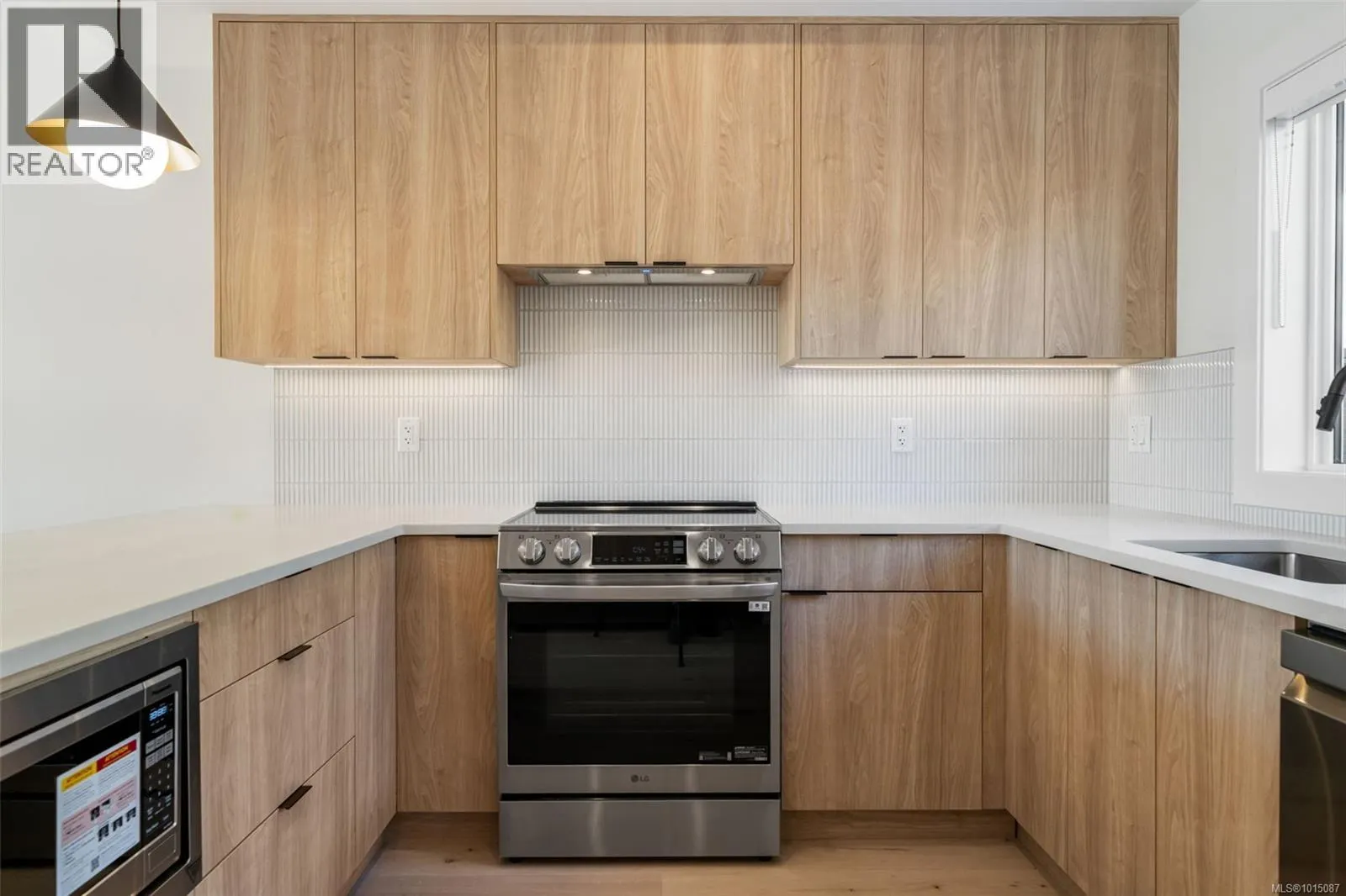 1435 Dolomite Ridge
