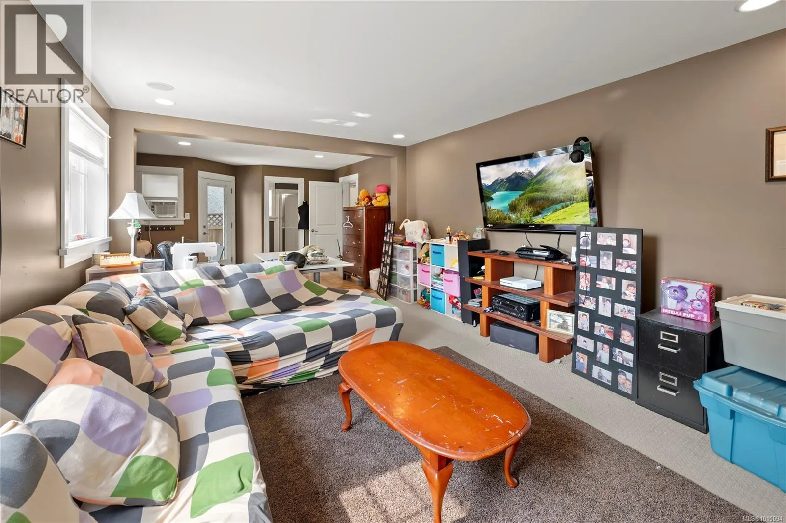 4048 Copperfield Lane
