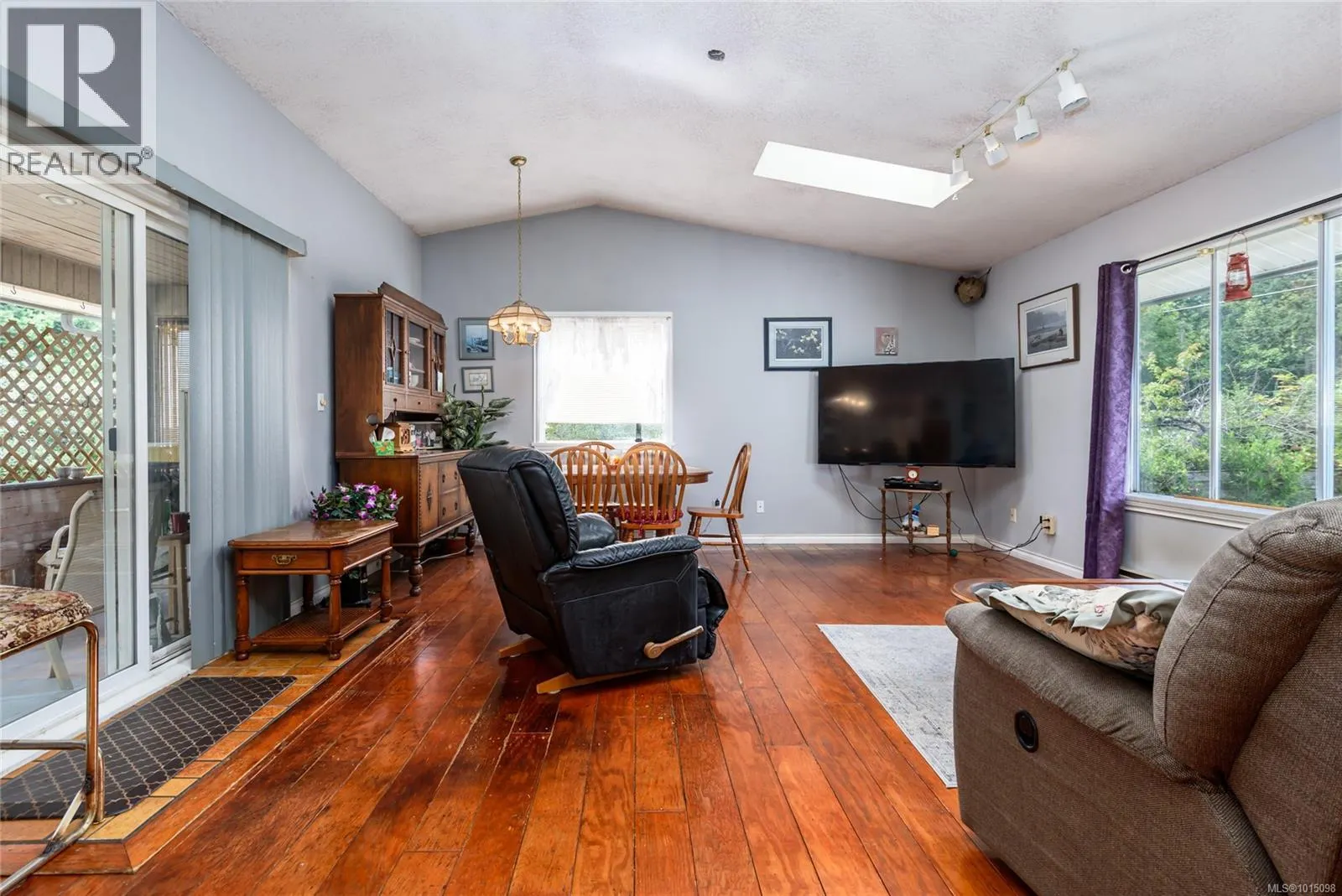 2186 Waveland Rd