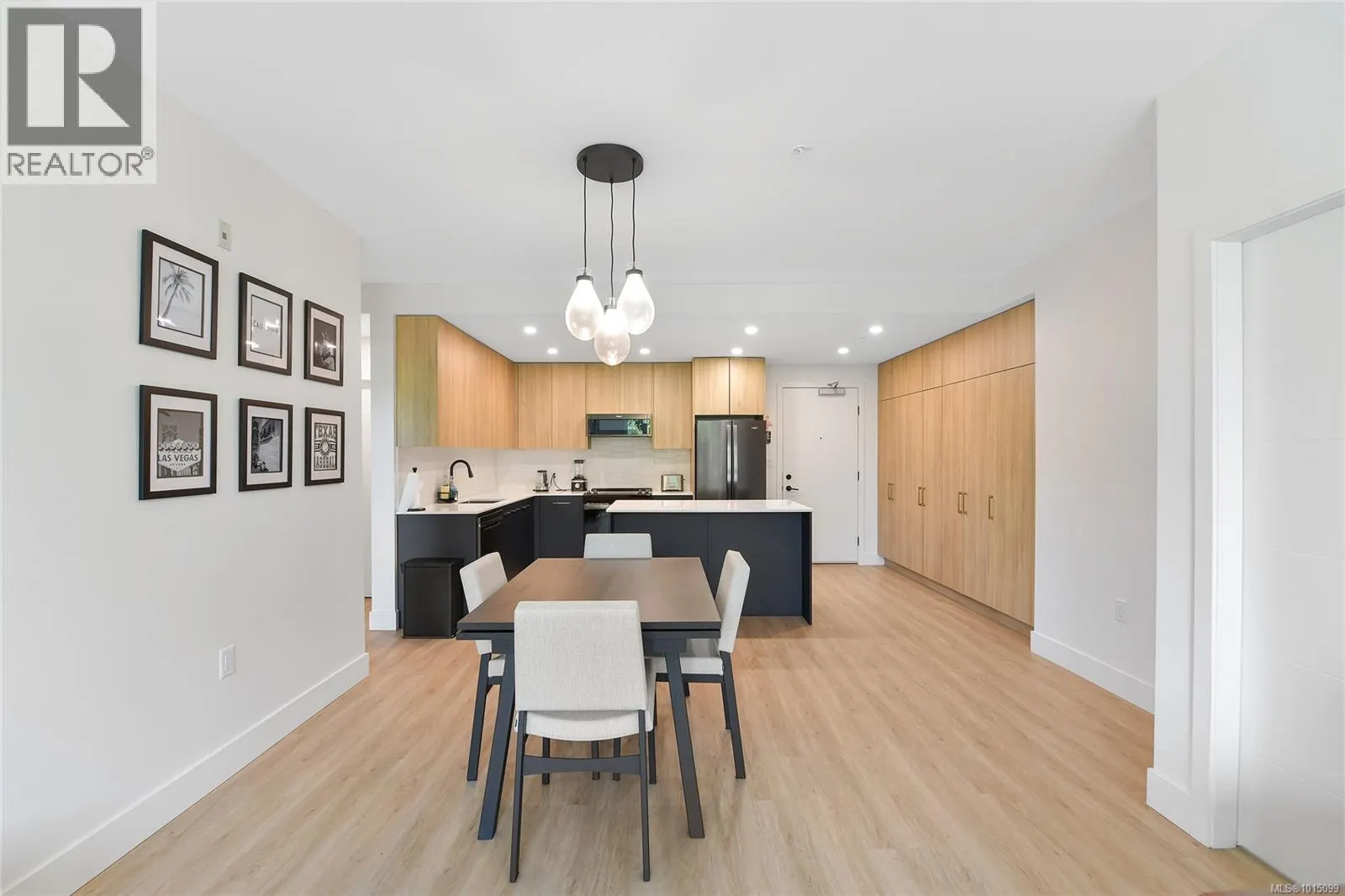 127 920 REUNION Ave